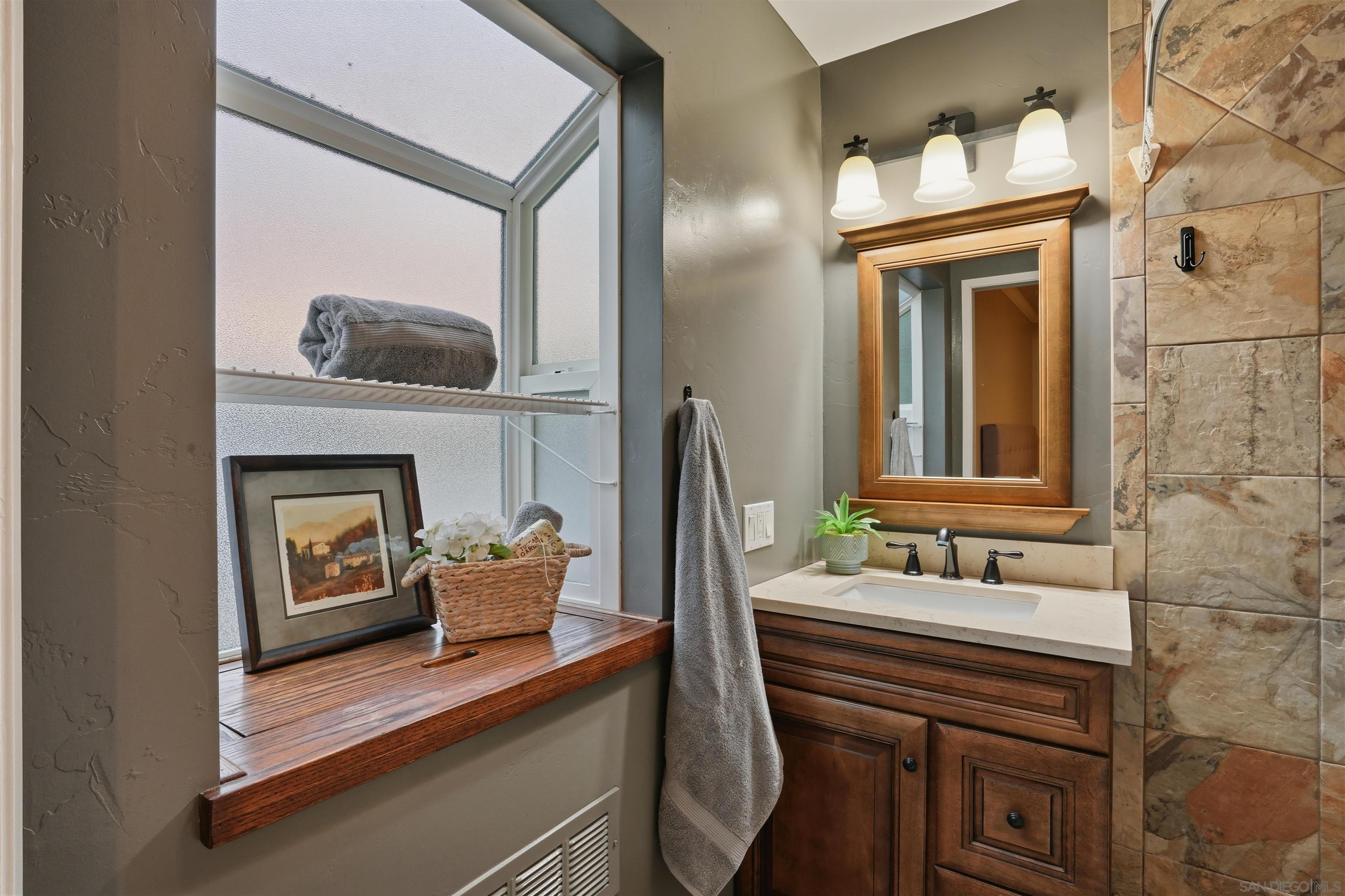 Detail Gallery Image 15 of 24 For 1133 W 13th Ave, Escondido,  CA 92025 - 3 Beds | 2 Baths