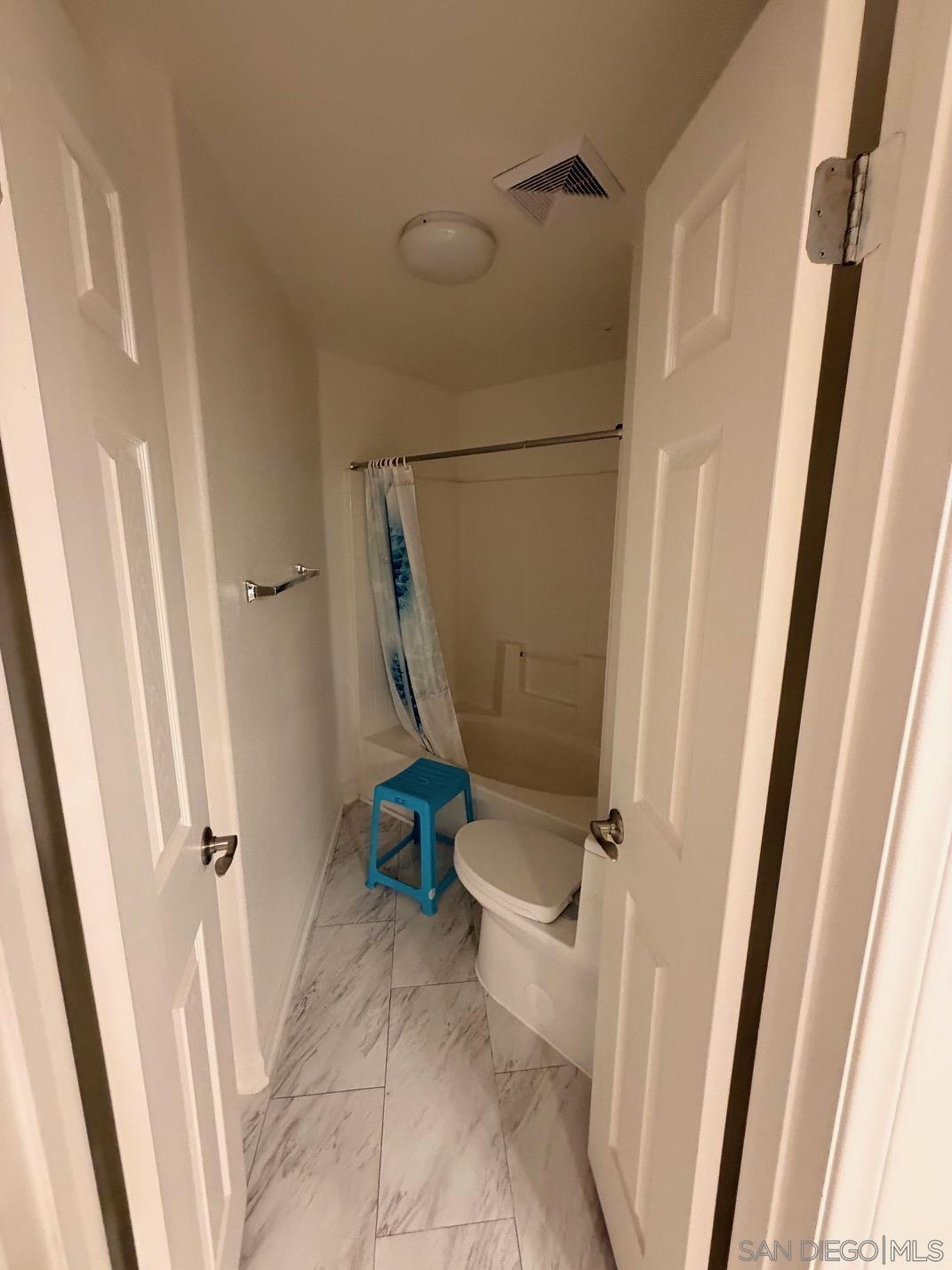 Detail Gallery Image 11 of 19 For 2715  Lake Pointe Dr  219, Spring Valley,  CA 91977 - 2 Beds | 2 Baths