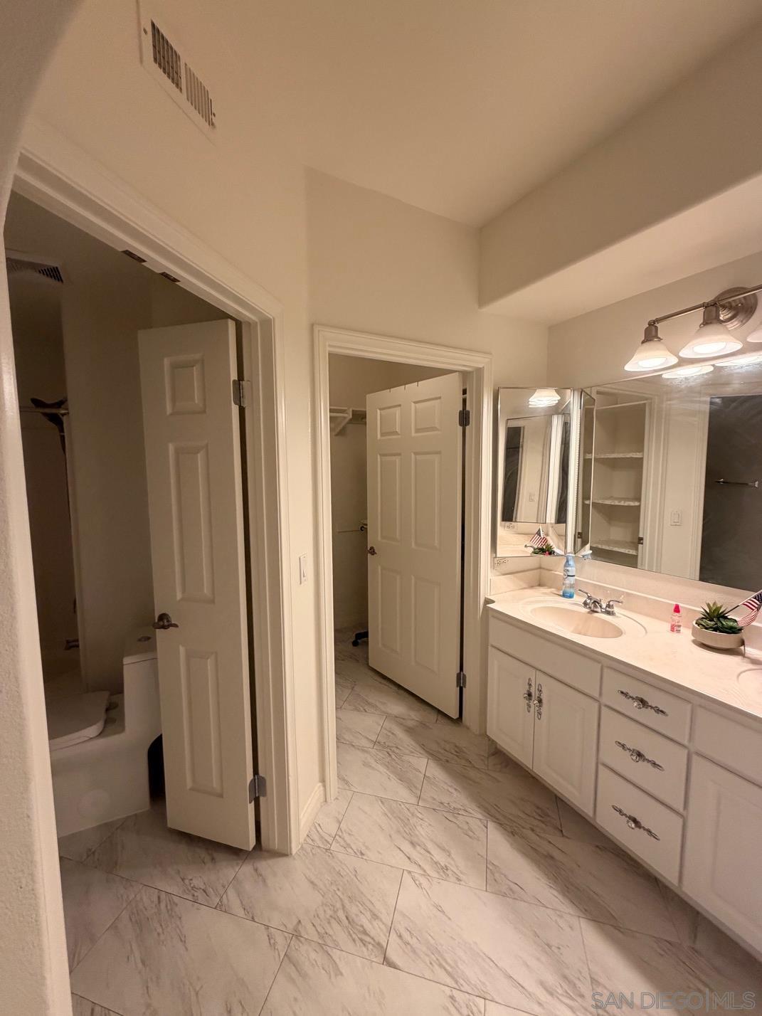 Detail Gallery Image 12 of 19 For 2715  Lake Pointe Dr  219, Spring Valley,  CA 91977 - 2 Beds | 2 Baths