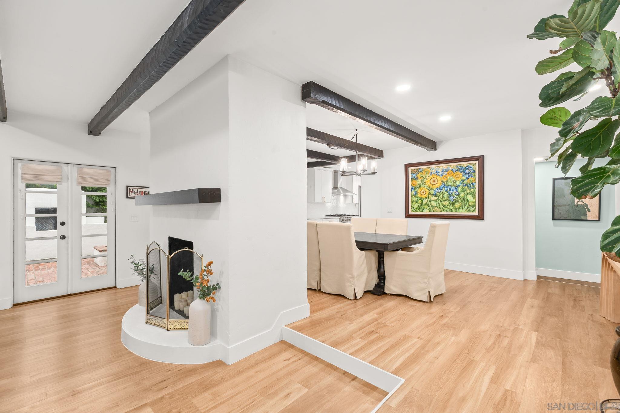 Detail Gallery Image 12 of 65 For 2318  Plum St, San Diego,  CA 92106 - 4 Beds | 4/1 Baths