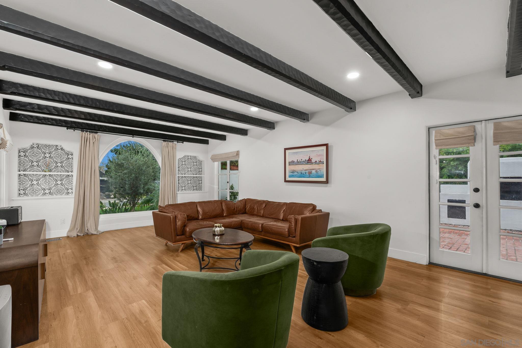 Detail Gallery Image 13 of 65 For 2318  Plum St, San Diego,  CA 92106 - 4 Beds | 4/1 Baths