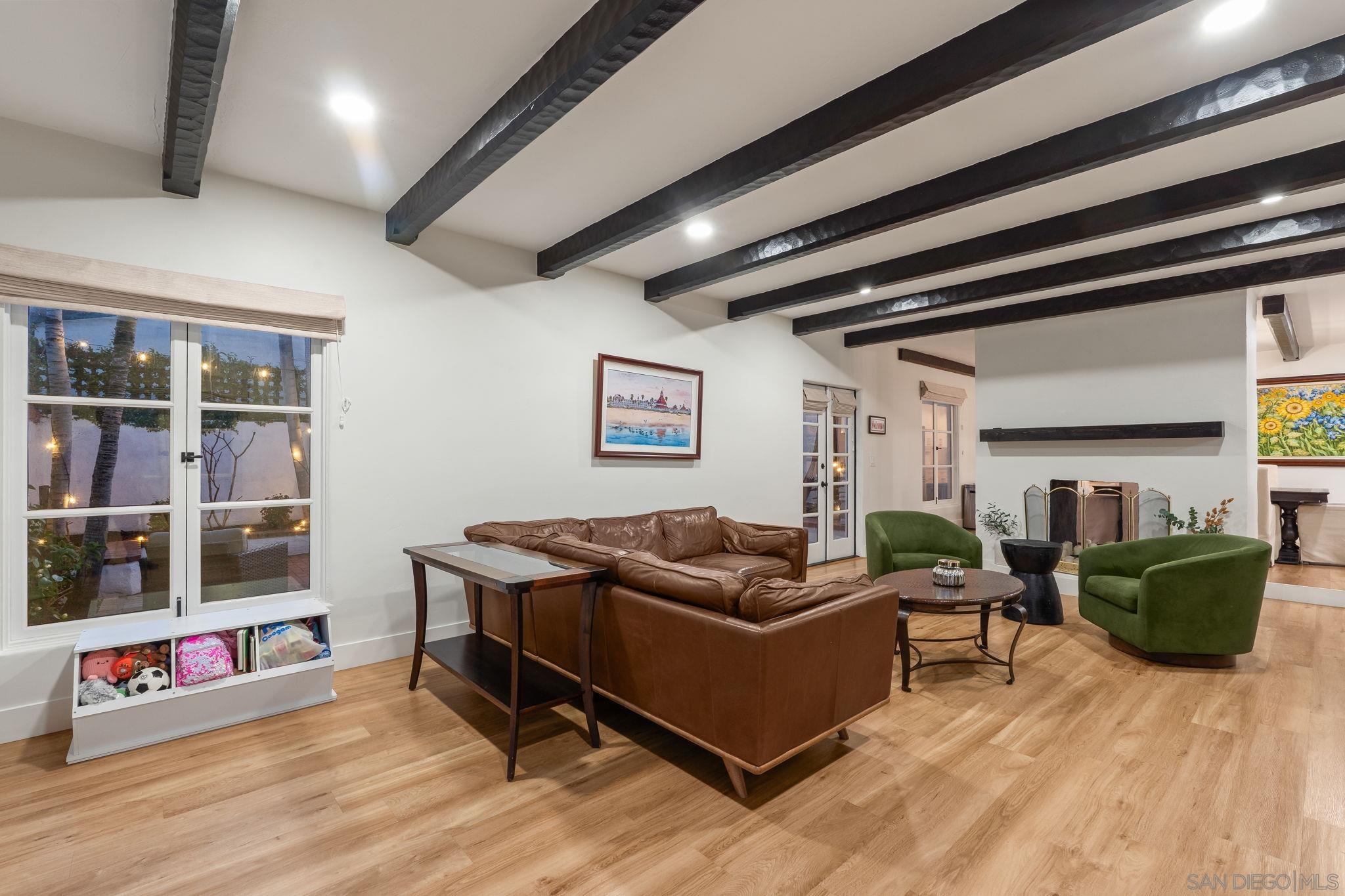 Detail Gallery Image 16 of 65 For 2318  Plum St, San Diego,  CA 92106 - 4 Beds | 4/1 Baths