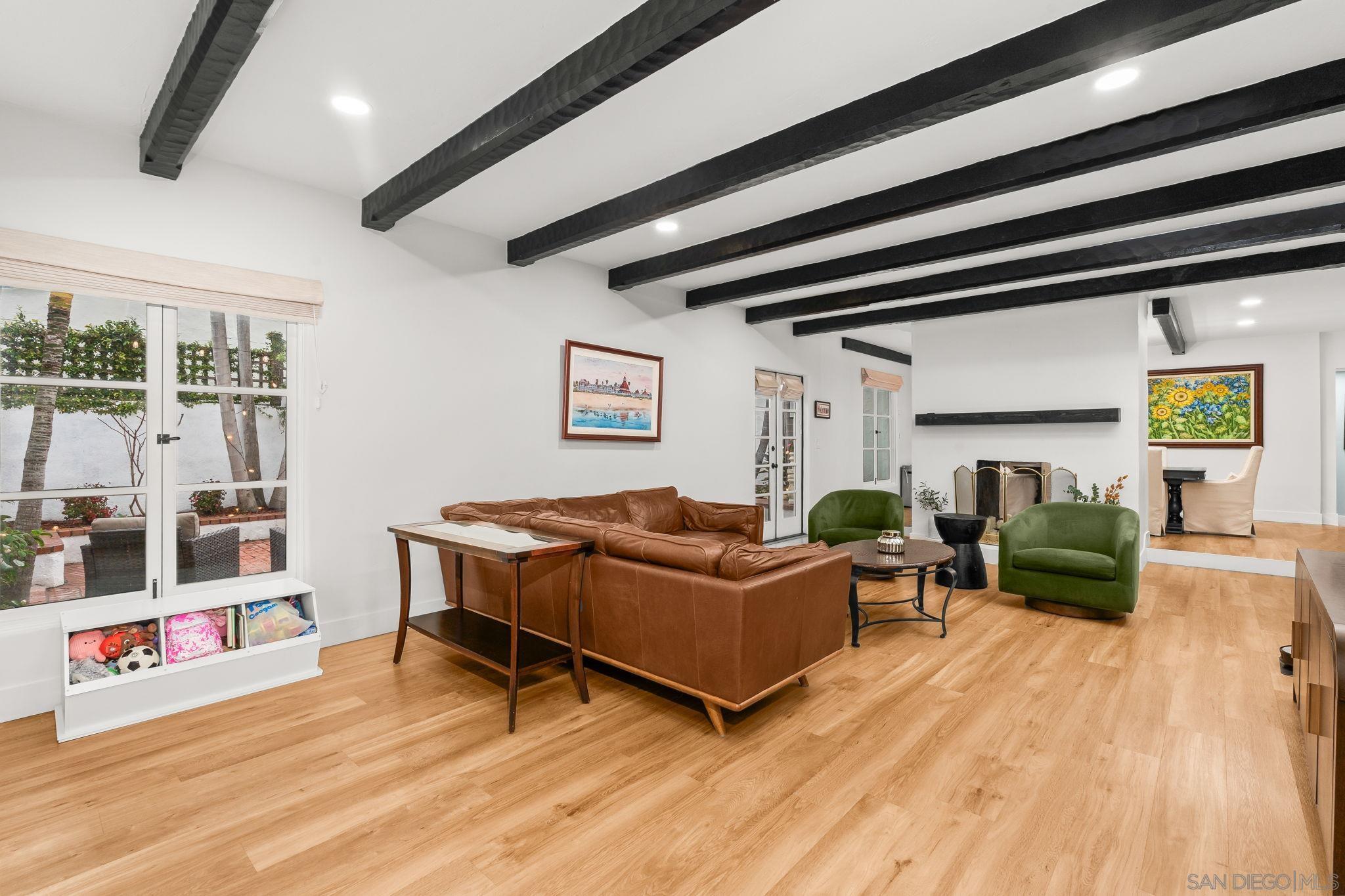 Detail Gallery Image 17 of 65 For 2318  Plum St, San Diego,  CA 92106 - 4 Beds | 4/1 Baths