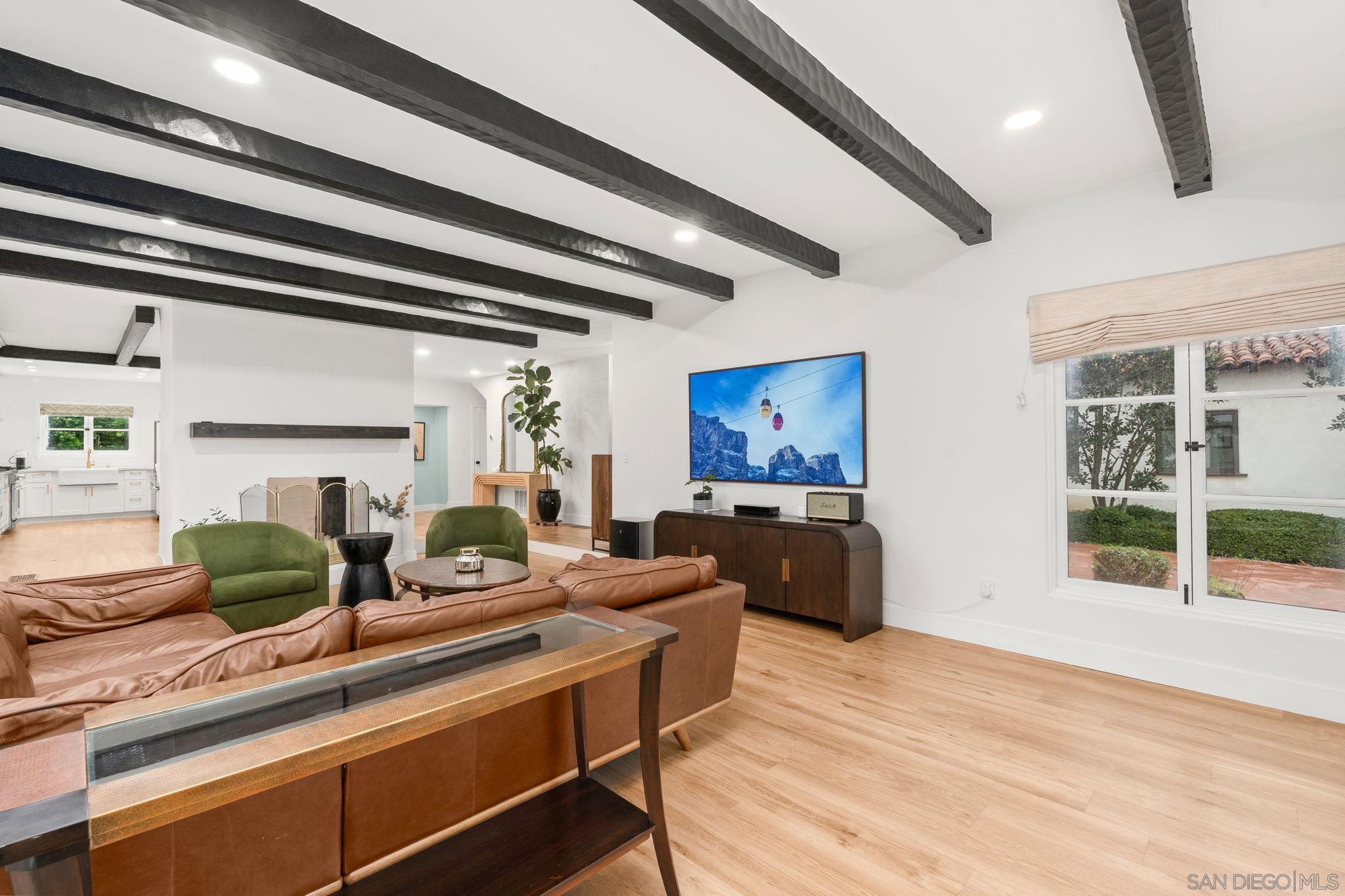 Detail Gallery Image 18 of 65 For 2318  Plum St, San Diego,  CA 92106 - 4 Beds | 4/1 Baths