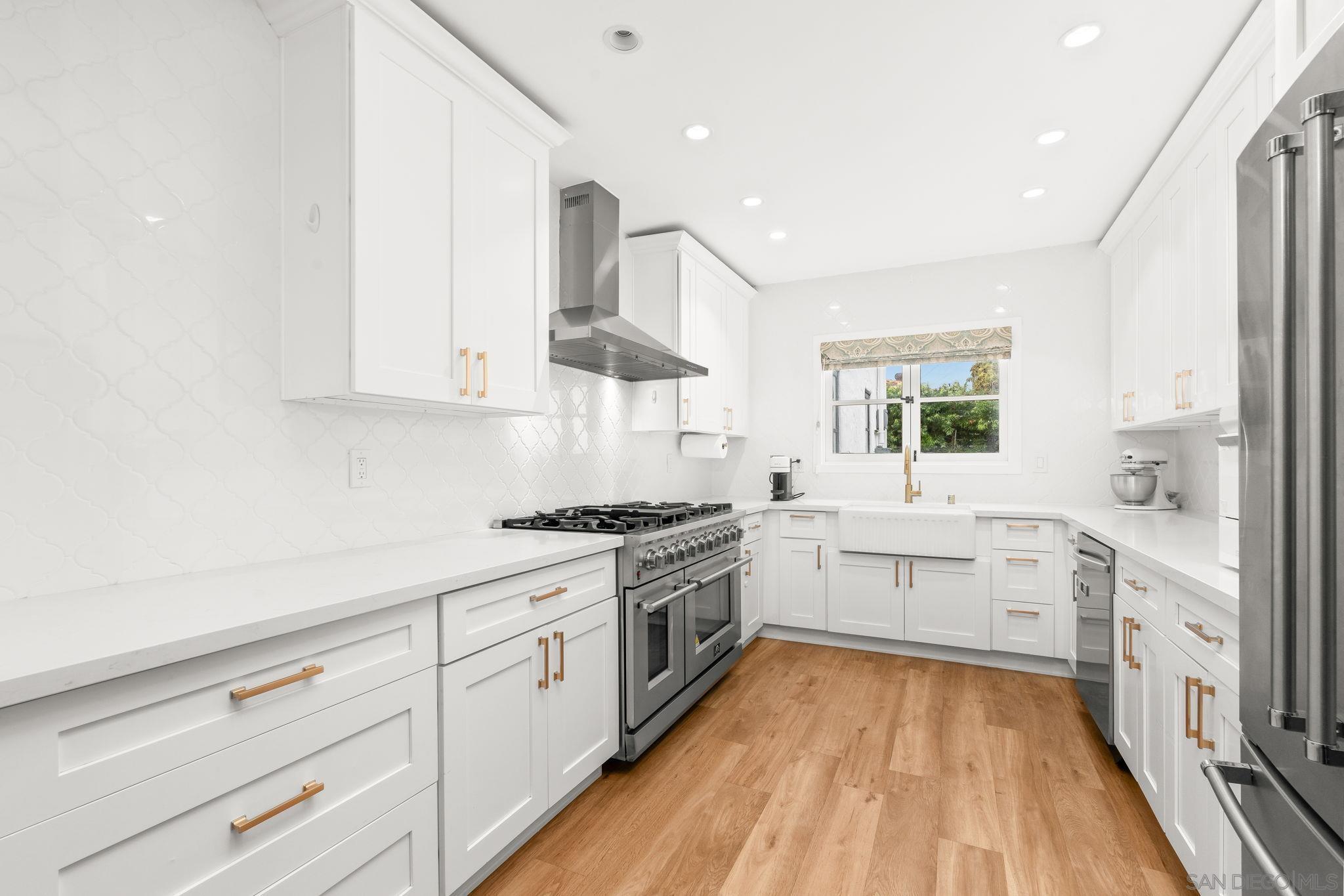 Detail Gallery Image 22 of 65 For 2318  Plum St, San Diego,  CA 92106 - 4 Beds | 4/1 Baths