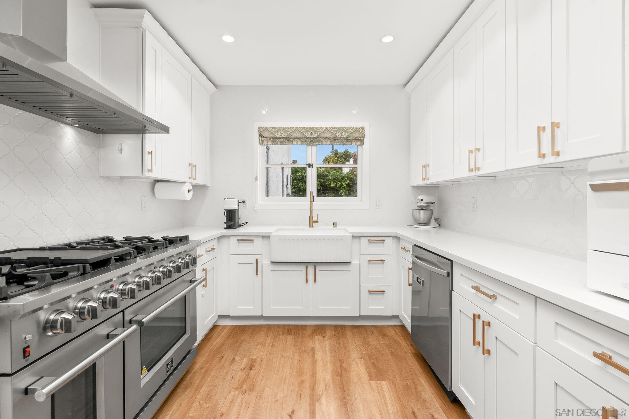 Detail Gallery Image 23 of 65 For 2318  Plum St, San Diego,  CA 92106 - 4 Beds | 4/1 Baths