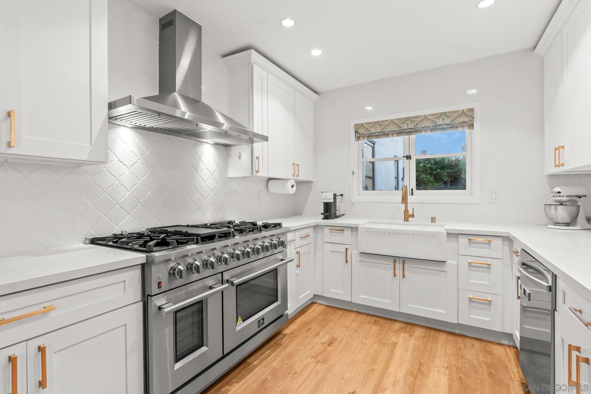 Detail Gallery Image 25 of 65 For 2318  Plum St, San Diego,  CA 92106 - 4 Beds | 4/1 Baths