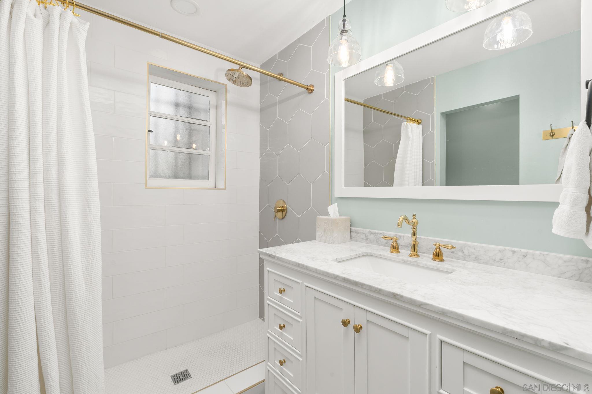 Detail Gallery Image 42 of 65 For 2318  Plum St, San Diego,  CA 92106 - 4 Beds | 4/1 Baths