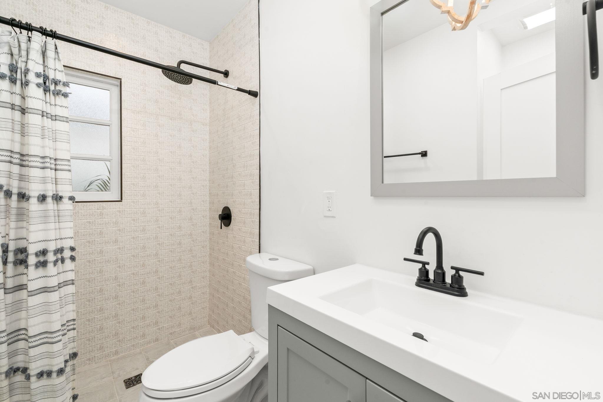 Detail Gallery Image 49 of 65 For 2318  Plum St, San Diego,  CA 92106 - 4 Beds | 4/1 Baths