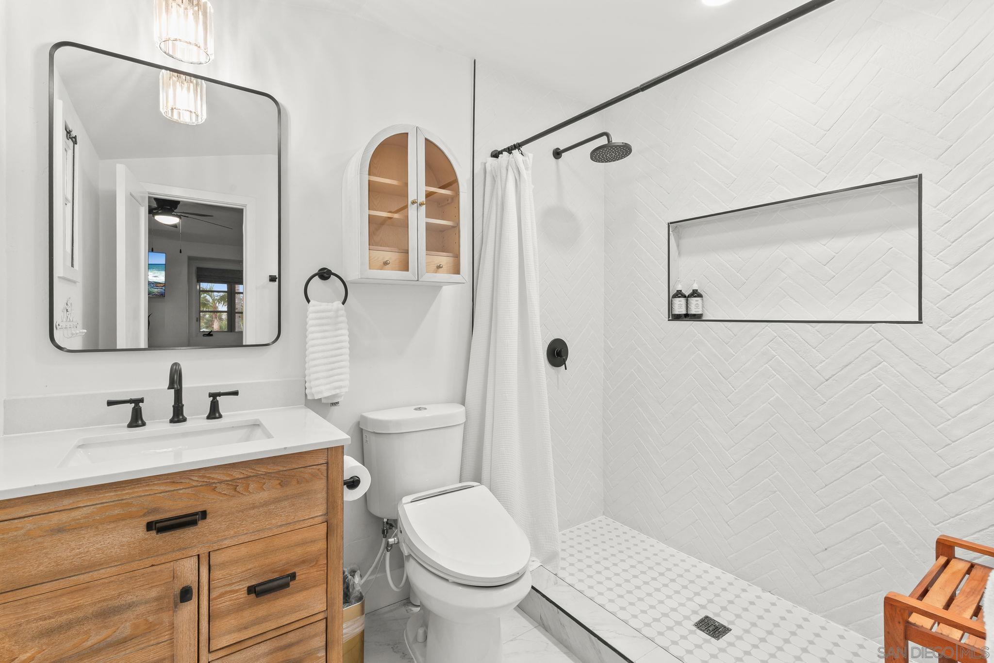 Detail Gallery Image 54 of 65 For 2318  Plum St, San Diego,  CA 92106 - 4 Beds | 4/1 Baths