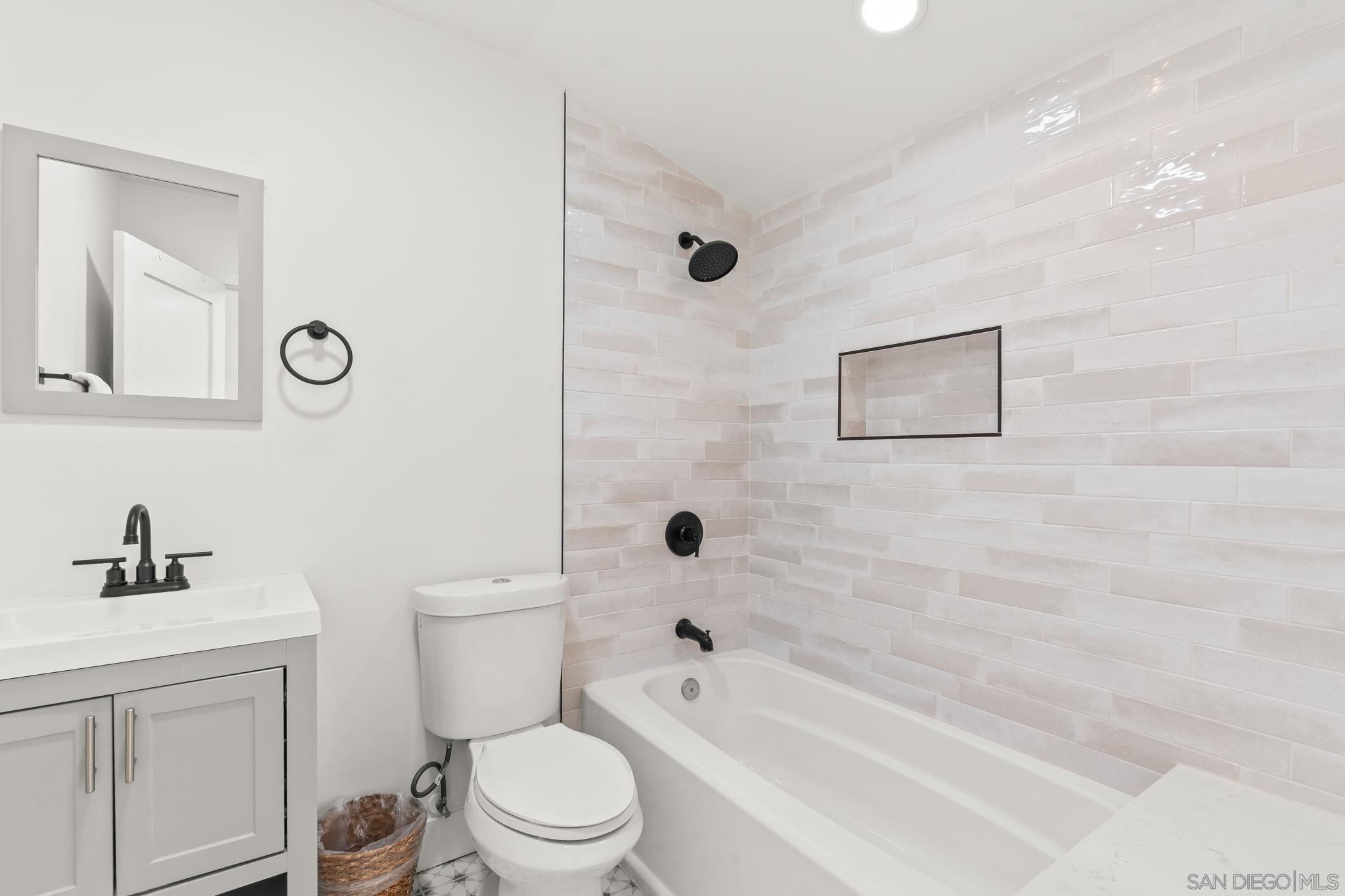 Detail Gallery Image 55 of 65 For 2318  Plum St, San Diego,  CA 92106 - 4 Beds | 4/1 Baths