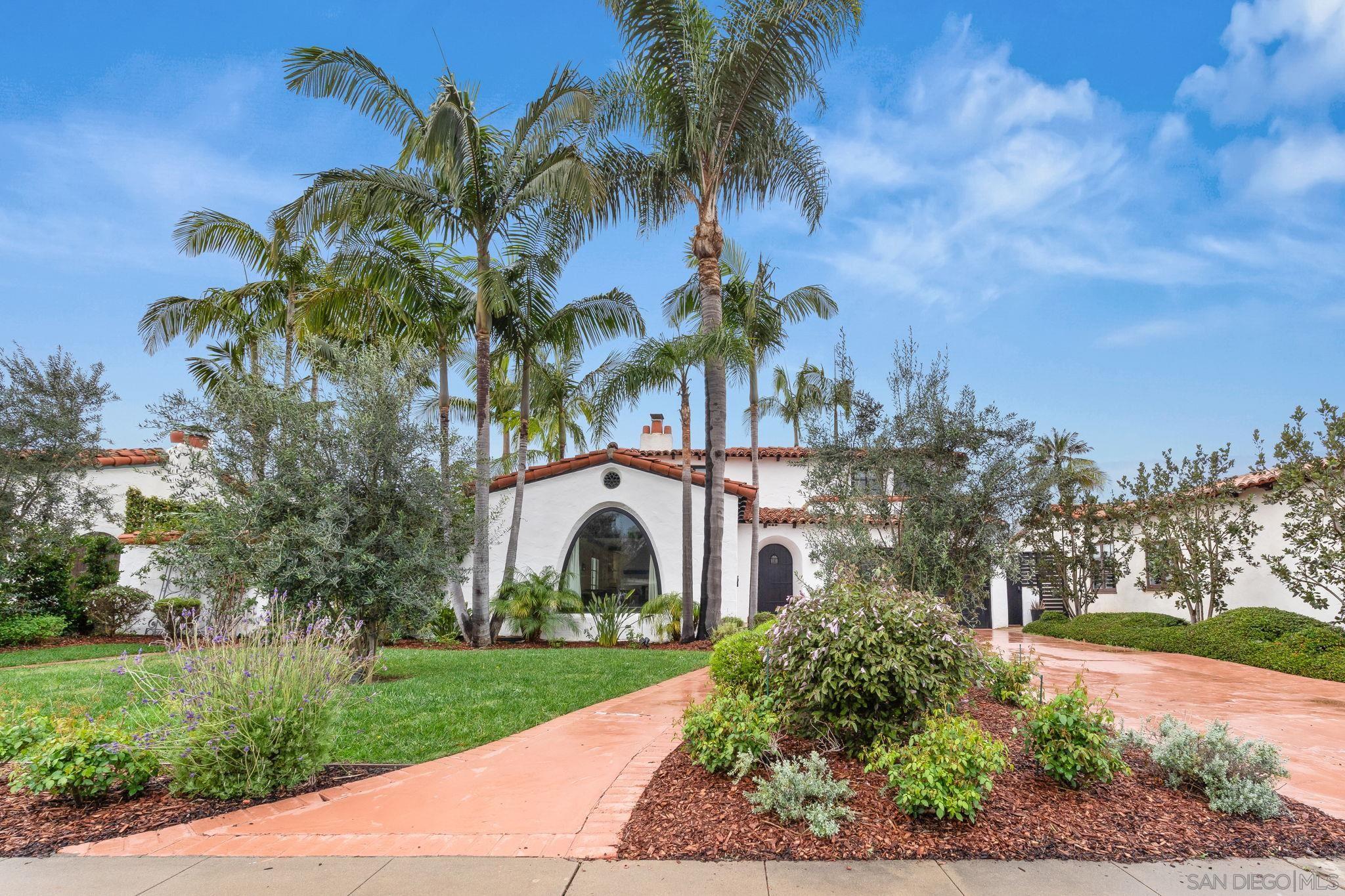 Detail Gallery Image 8 of 65 For 2318  Plum St, San Diego,  CA 92106 - 4 Beds | 4/1 Baths