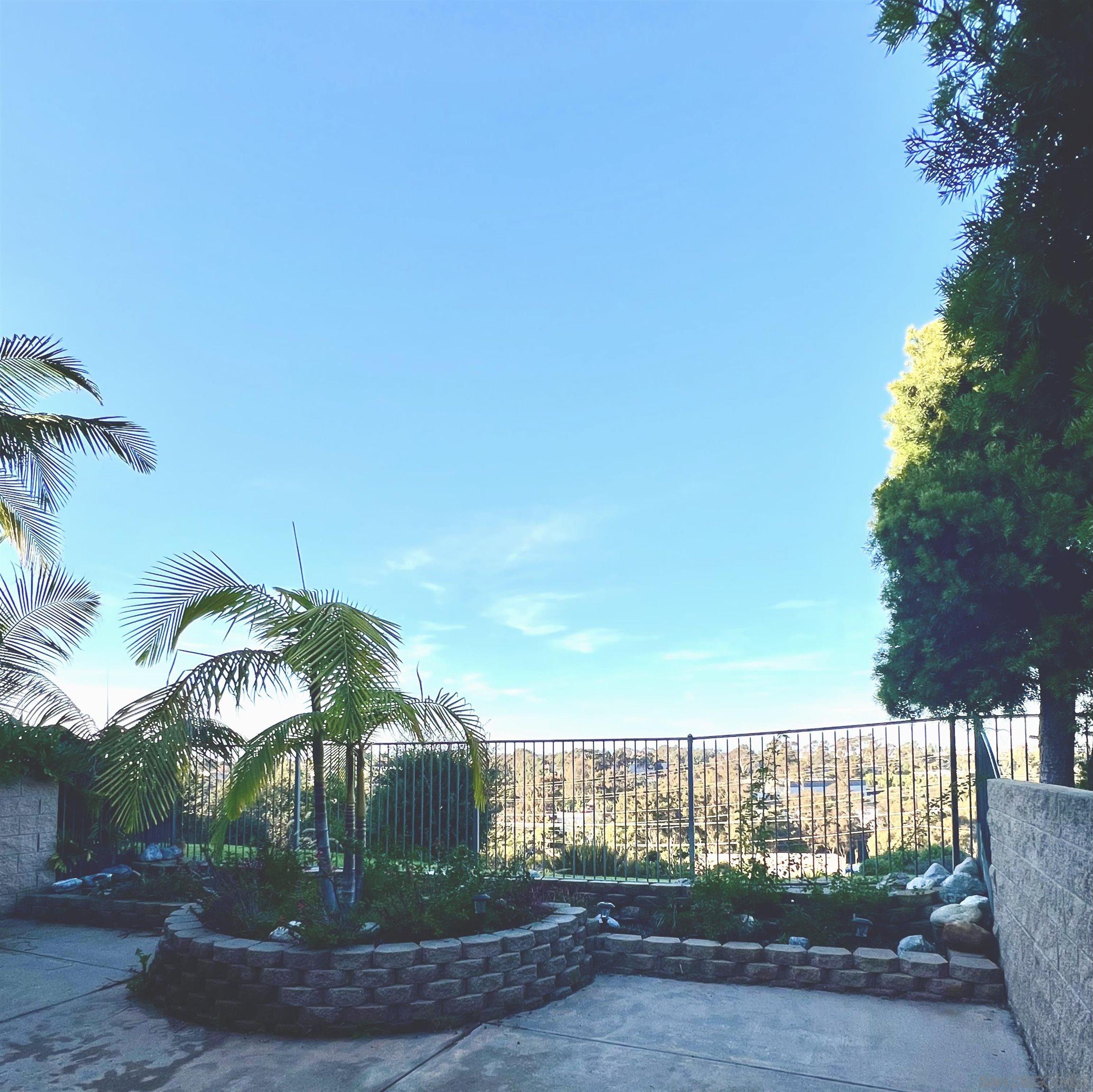 Detail Gallery Image 12 of 46 For 1736  Bluebird, Carlsbad,  CA 92011 - 2 Beds | 2/1 Baths