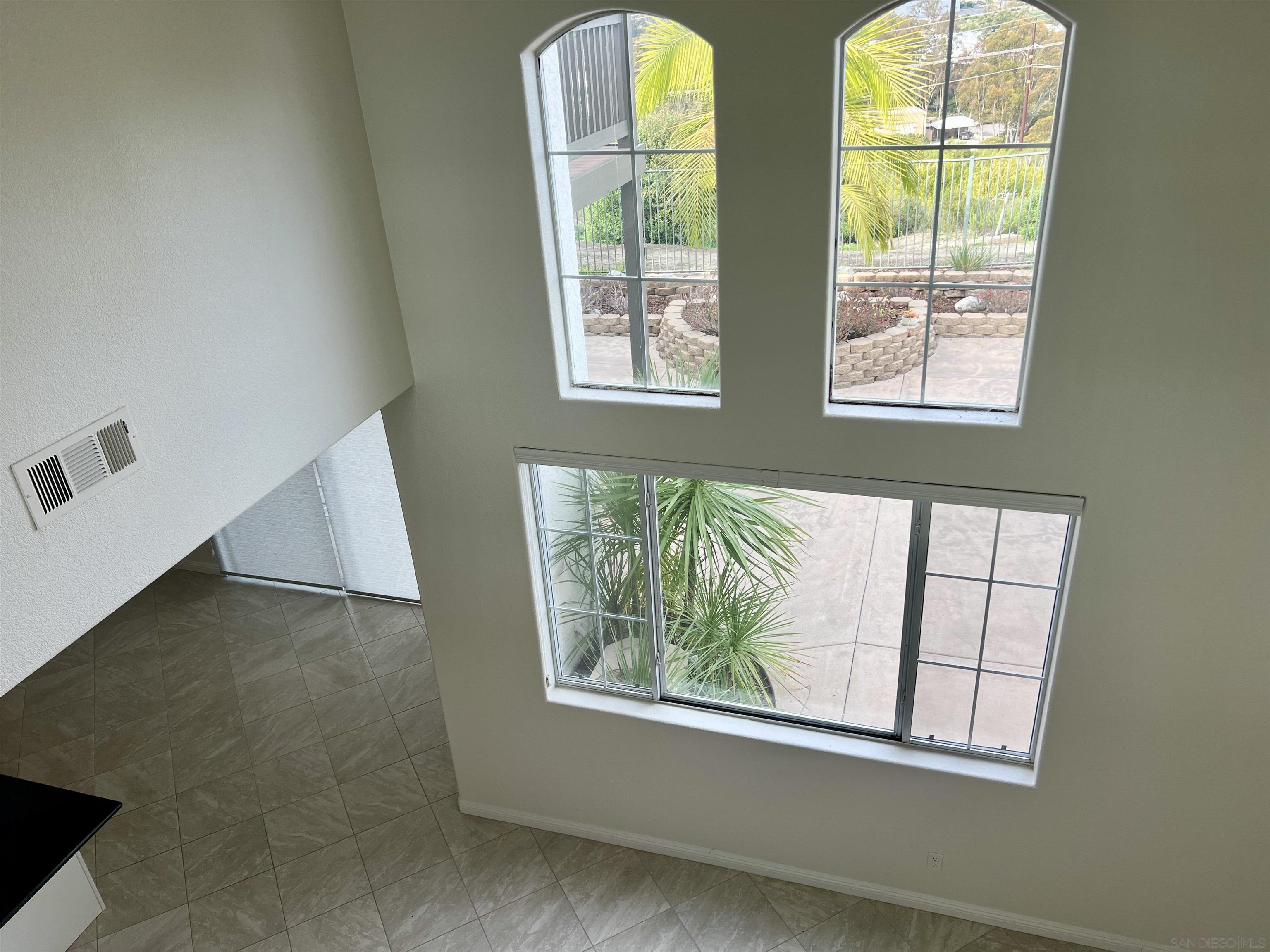 Detail Gallery Image 18 of 46 For 1736  Bluebird, Carlsbad,  CA 92011 - 2 Beds | 2/1 Baths