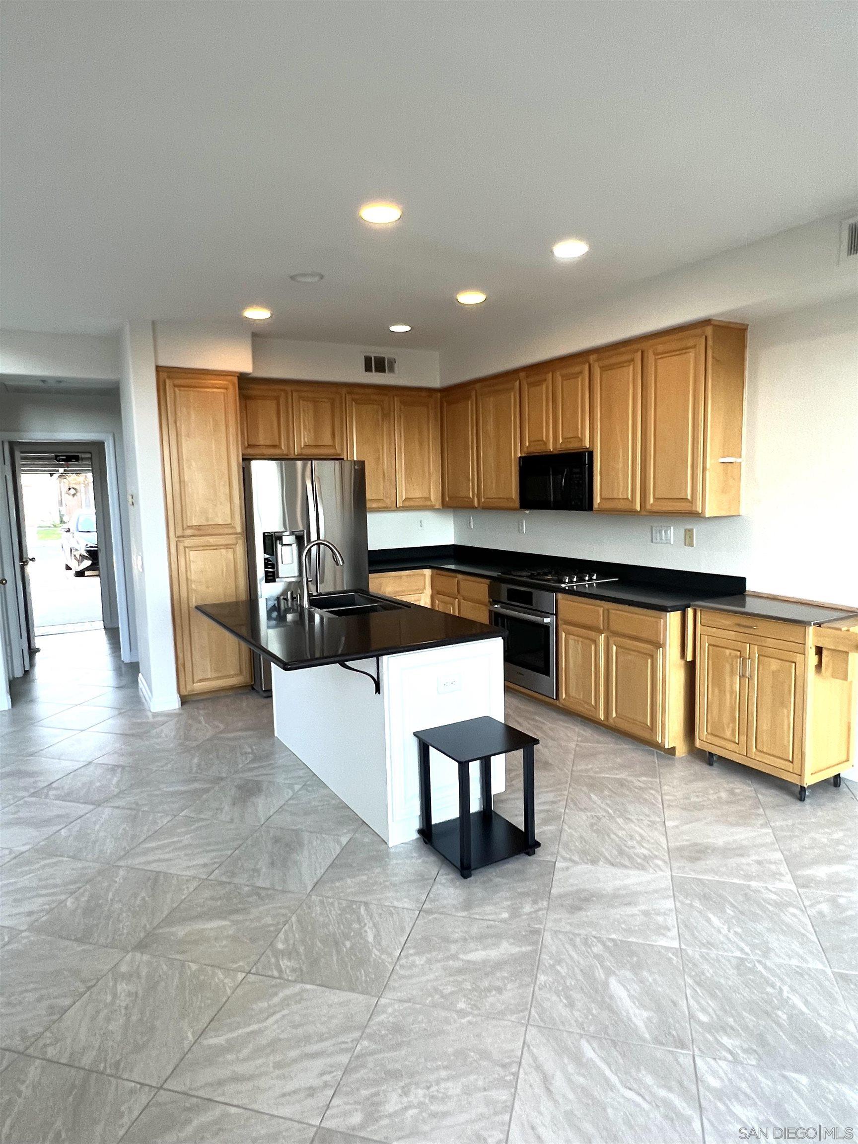 Detail Gallery Image 36 of 46 For 1736  Bluebird, Carlsbad,  CA 92011 - 2 Beds | 2/1 Baths