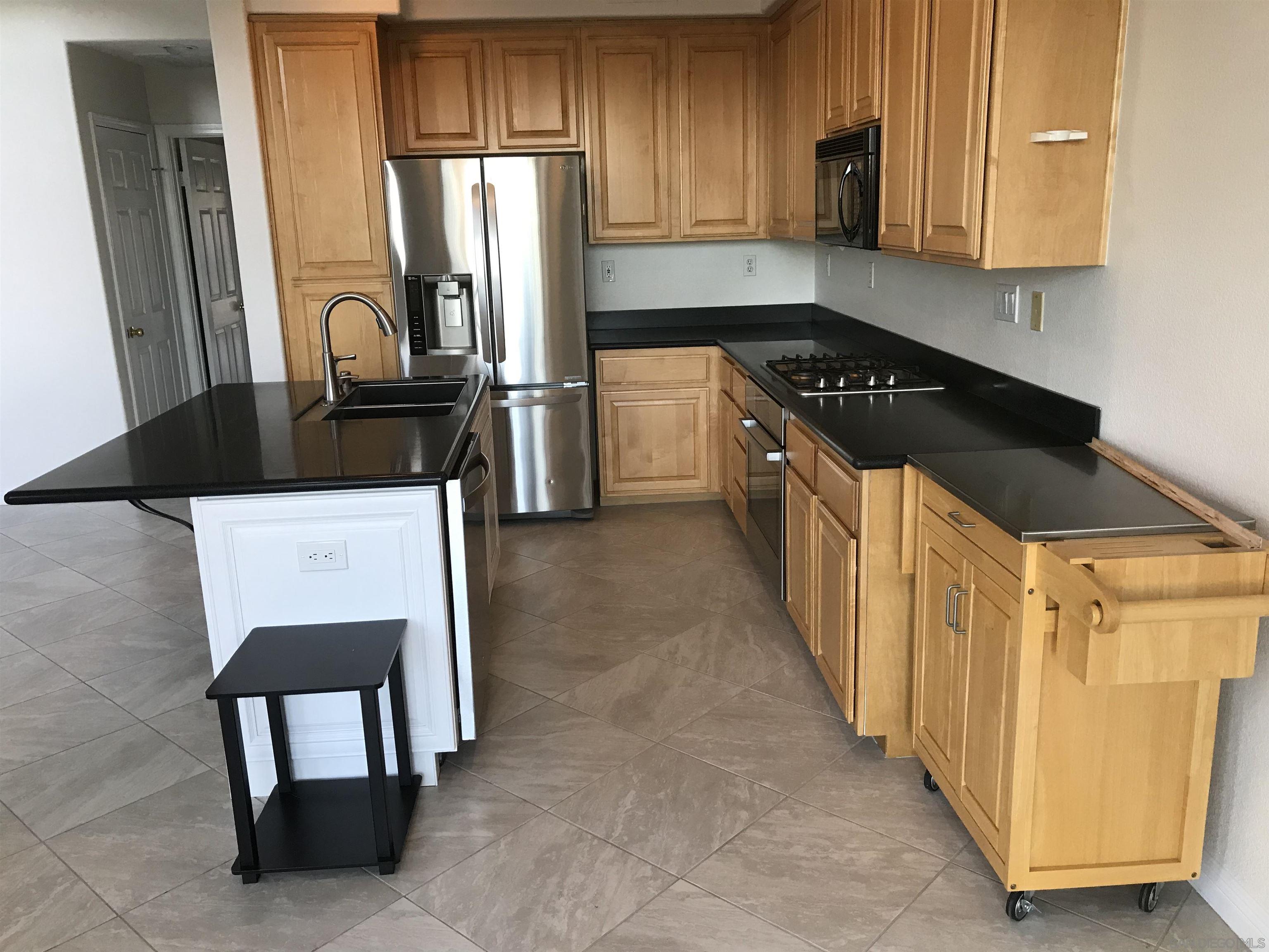 Detail Gallery Image 8 of 46 For 1736  Bluebird, Carlsbad,  CA 92011 - 2 Beds | 2/1 Baths