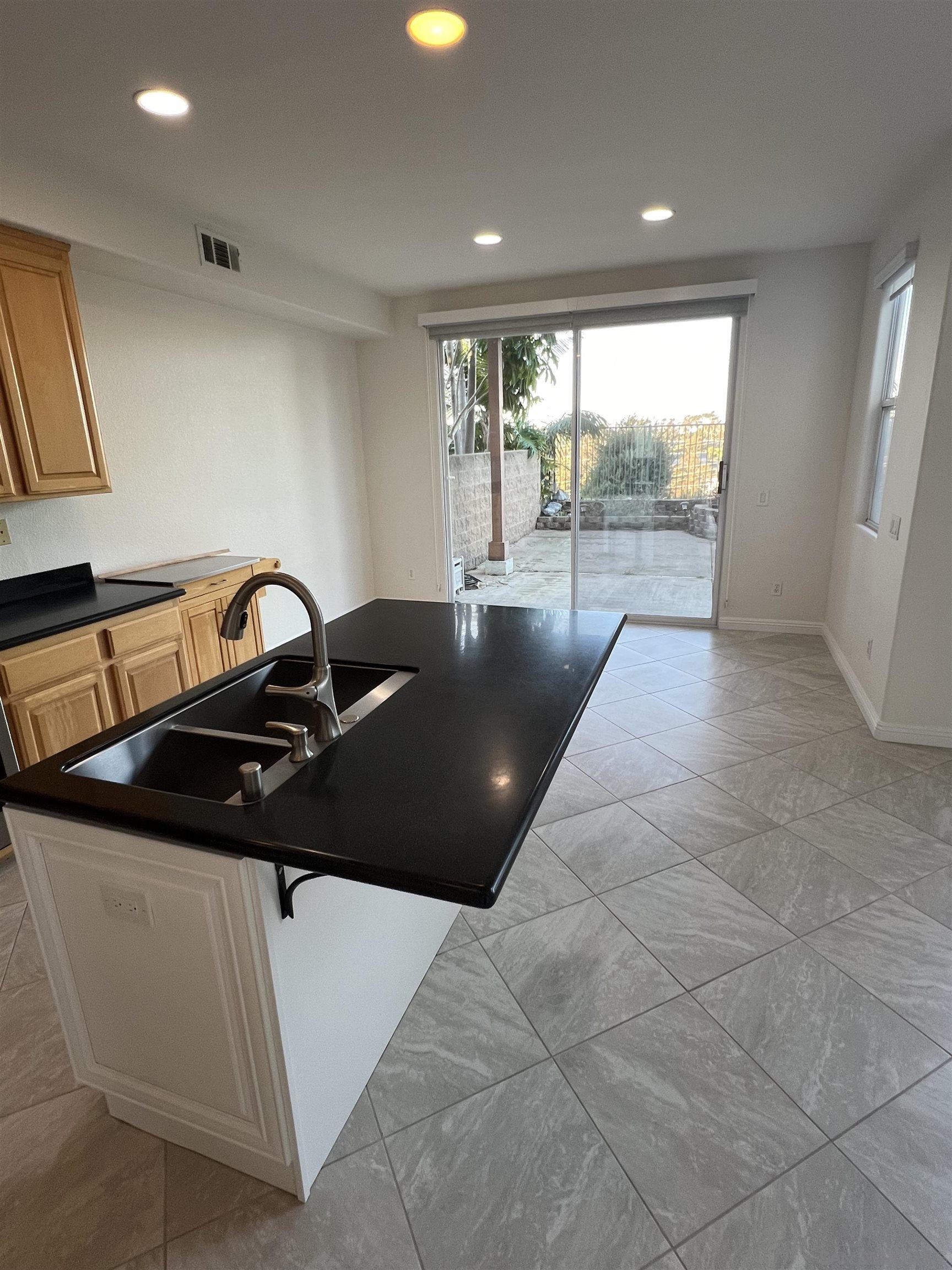 Detail Gallery Image 9 of 46 For 1736  Bluebird, Carlsbad,  CA 92011 - 2 Beds | 2/1 Baths