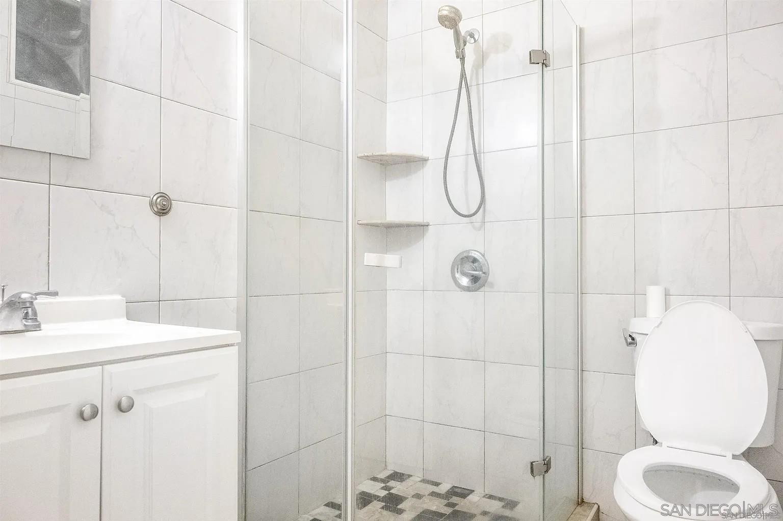 Detail Gallery Image 13 of 19 For 3416  Winlow St, San Diego,  CA 92105 - 3 Beds | 2 Baths