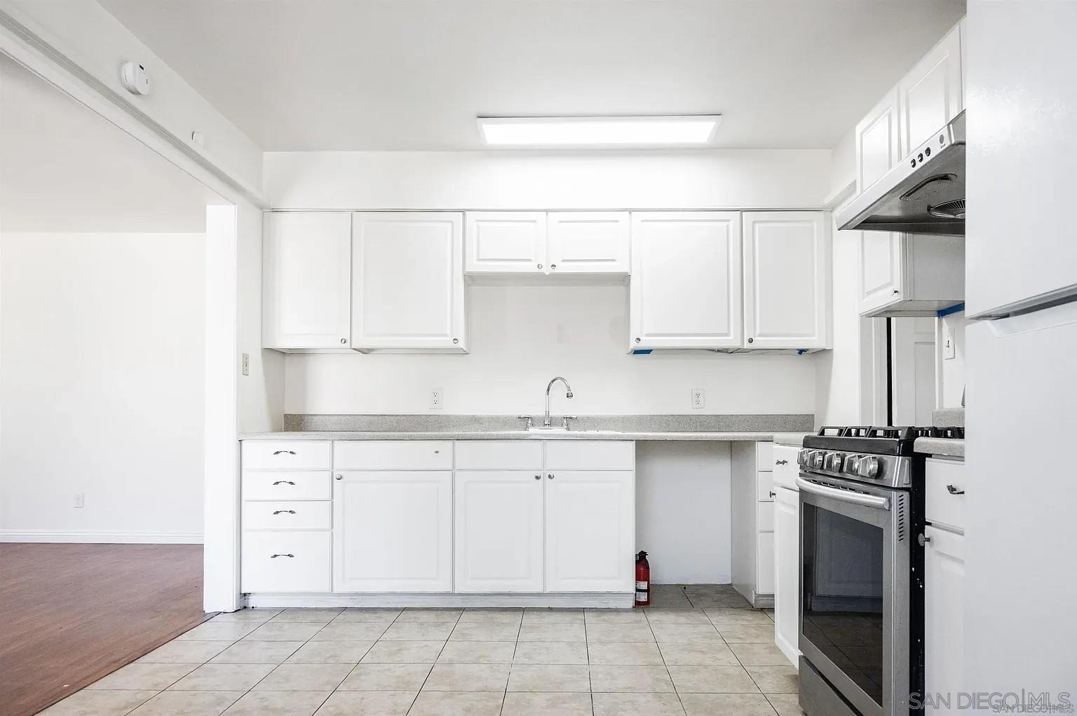 Detail Gallery Image 7 of 19 For 3416  Winlow St, San Diego,  CA 92105 - 3 Beds | 2 Baths