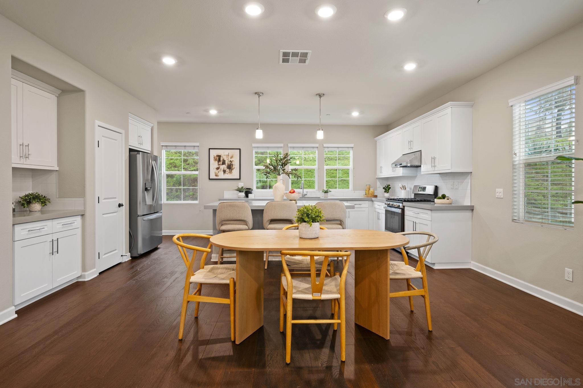 Detail Gallery Image 13 of 52 For 11036  Bryce Way, San Diego,  CA 92129 - 3 Beds | 3/1 Baths