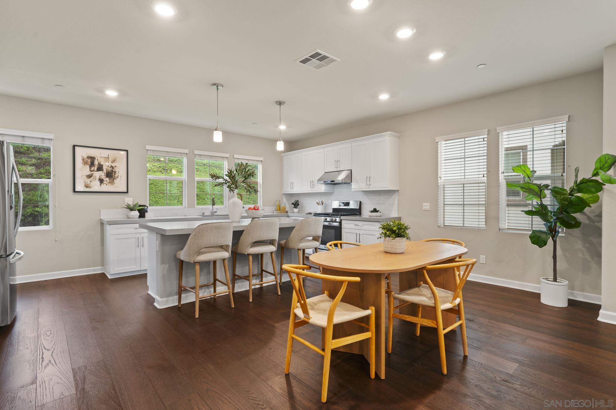 Detail Gallery Image 14 of 52 For 11036  Bryce Way, San Diego,  CA 92129 - 3 Beds | 3/1 Baths