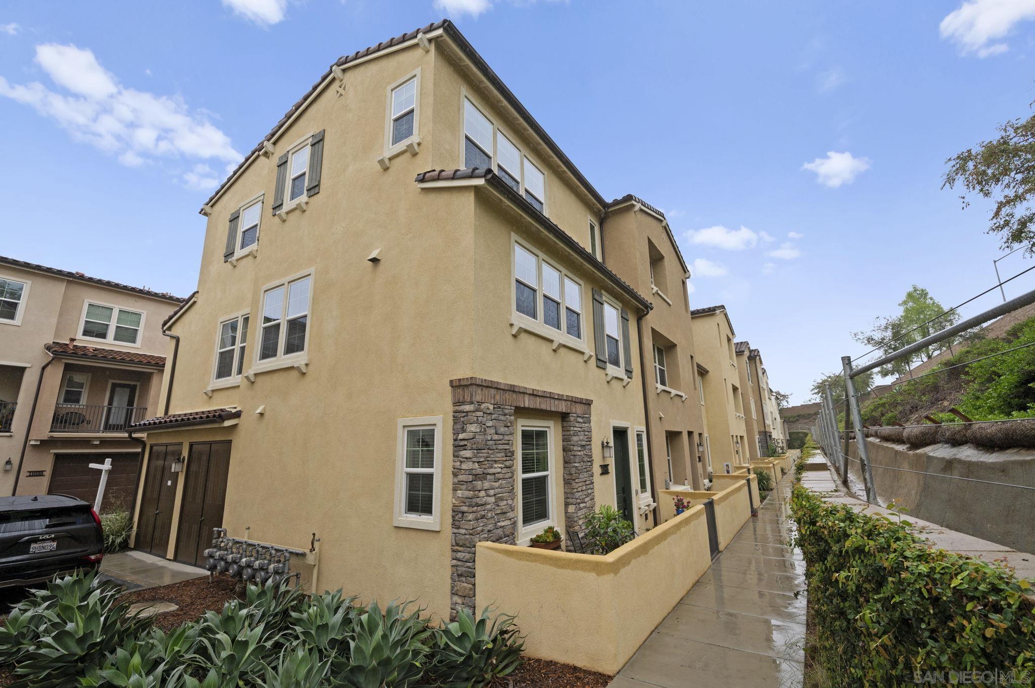 Detail Gallery Image 3 of 52 For 11036  Bryce Way, San Diego,  CA 92129 - 3 Beds | 3/1 Baths