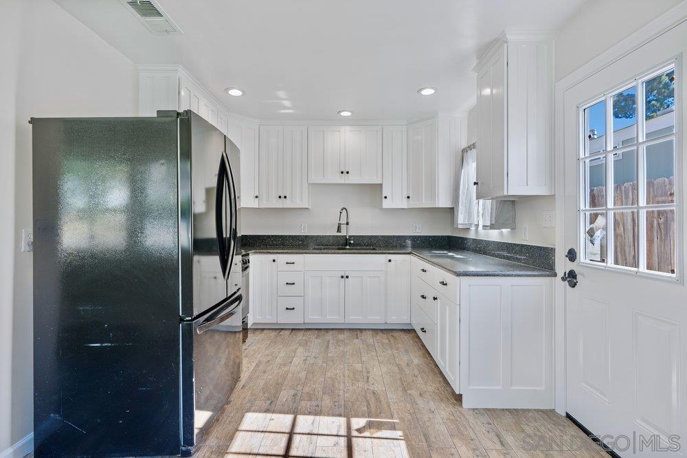 Detail Gallery Image 9 of 26 For 8217  Sunset Rd, Lakeside,  CA 92040 - 3 Beds | 2 Baths