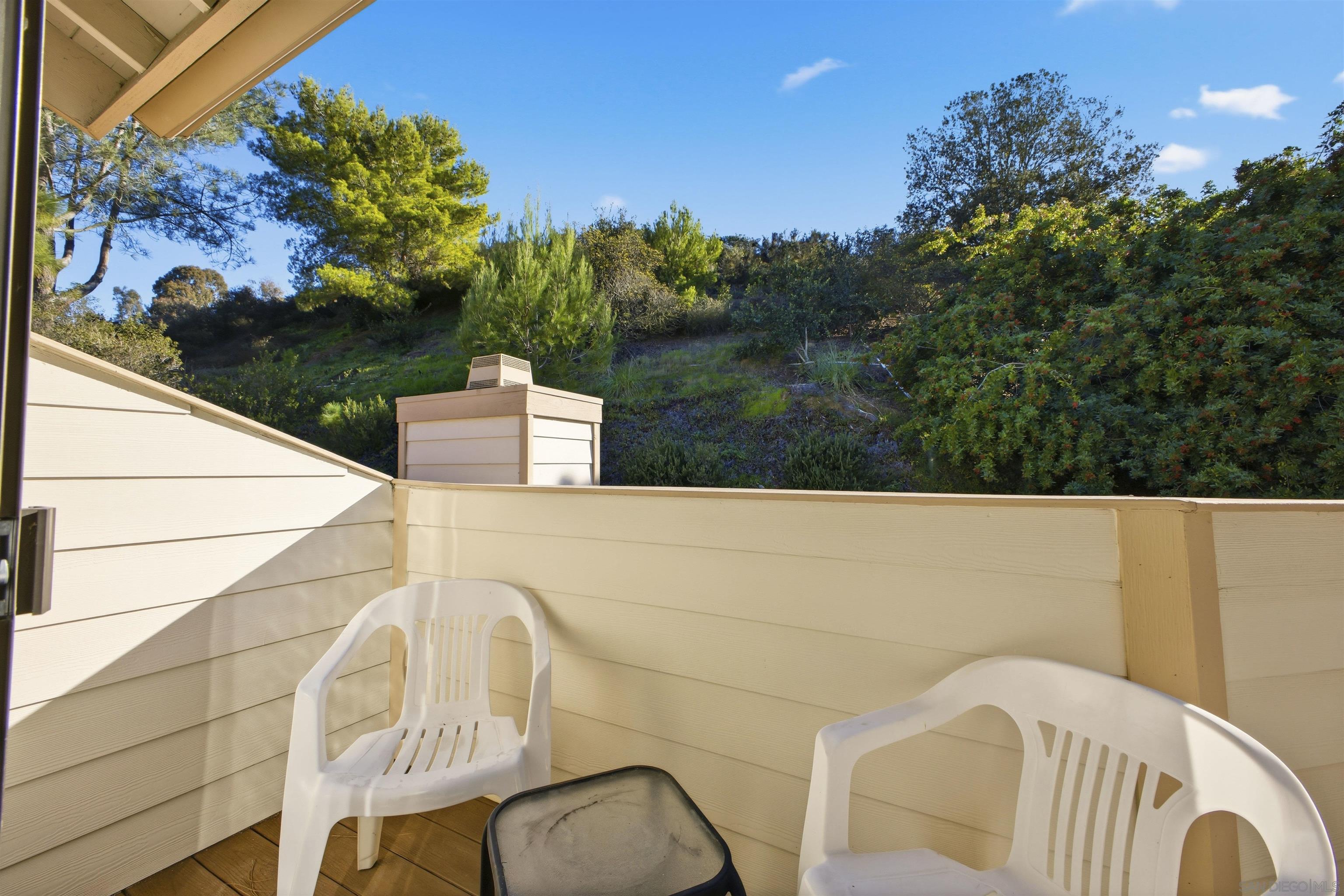 Detail Gallery Image 25 of 31 For 4595  Chateau Drive, San Diego,  CA 92117 - 2 Beds | 2/1 Baths