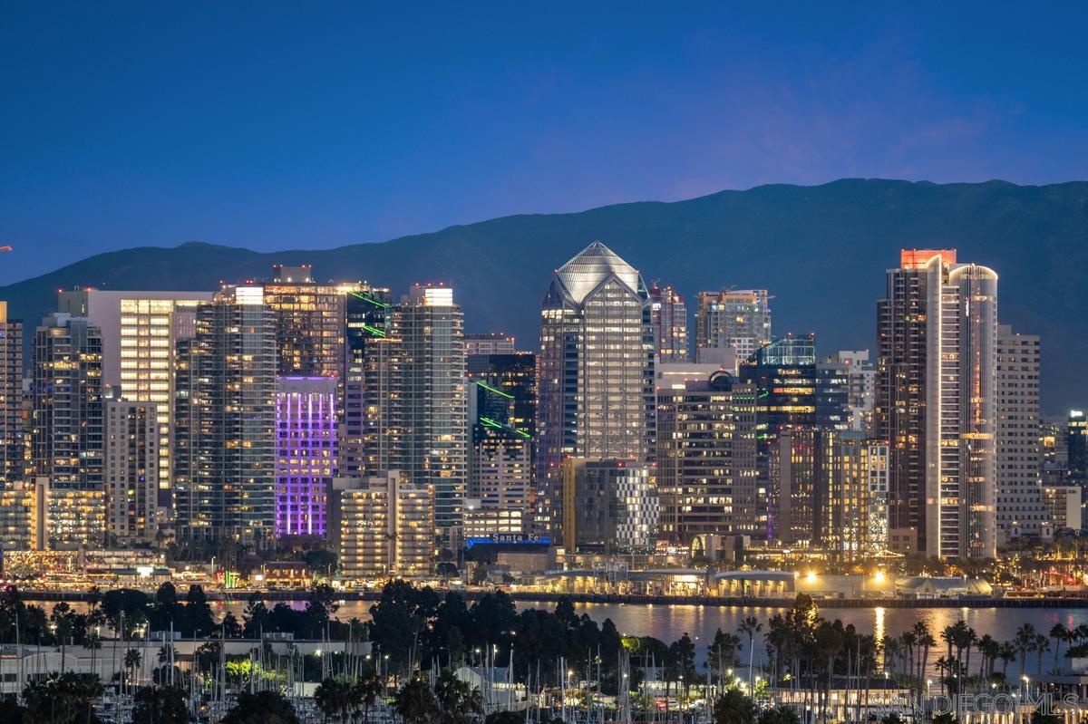 Detail Gallery Image 11 of 47 For 2035  Evergreen, San Diego,  CA 92106 - 4 Beds | 3/1 Baths