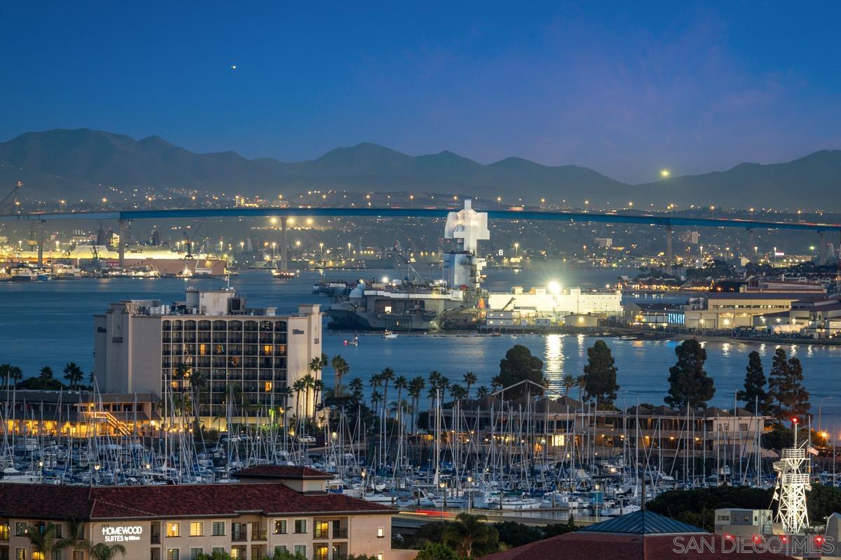 Detail Gallery Image 12 of 47 For 2035  Evergreen, San Diego,  CA 92106 - 4 Beds | 3/1 Baths