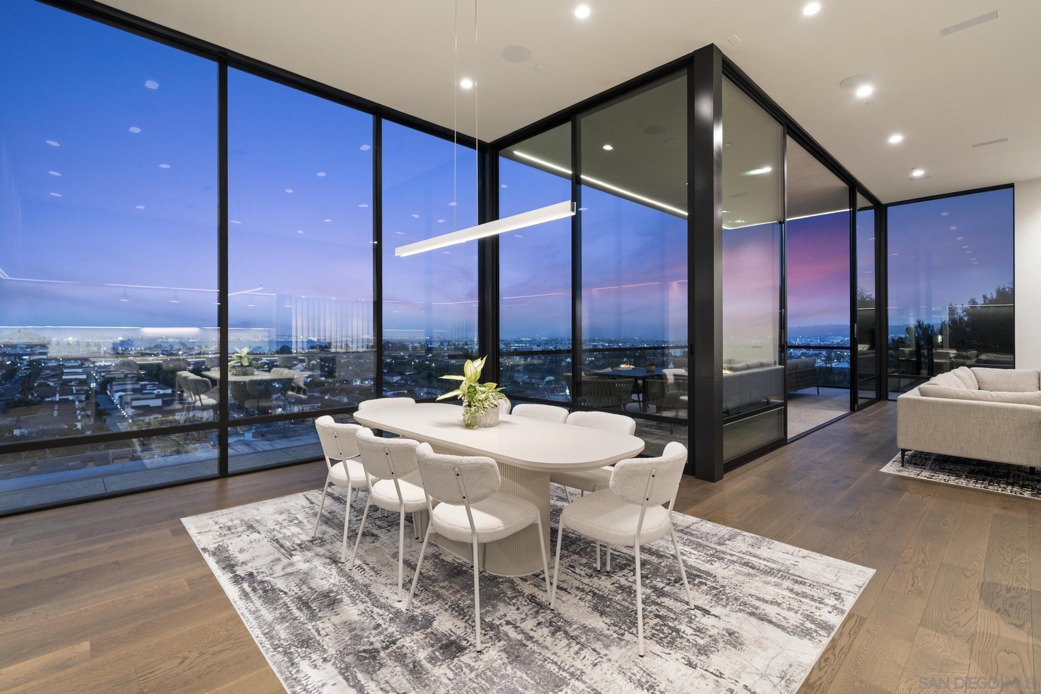 Detail Gallery Image 16 of 47 For 2035  Evergreen, San Diego,  CA 92106 - 4 Beds | 3/1 Baths