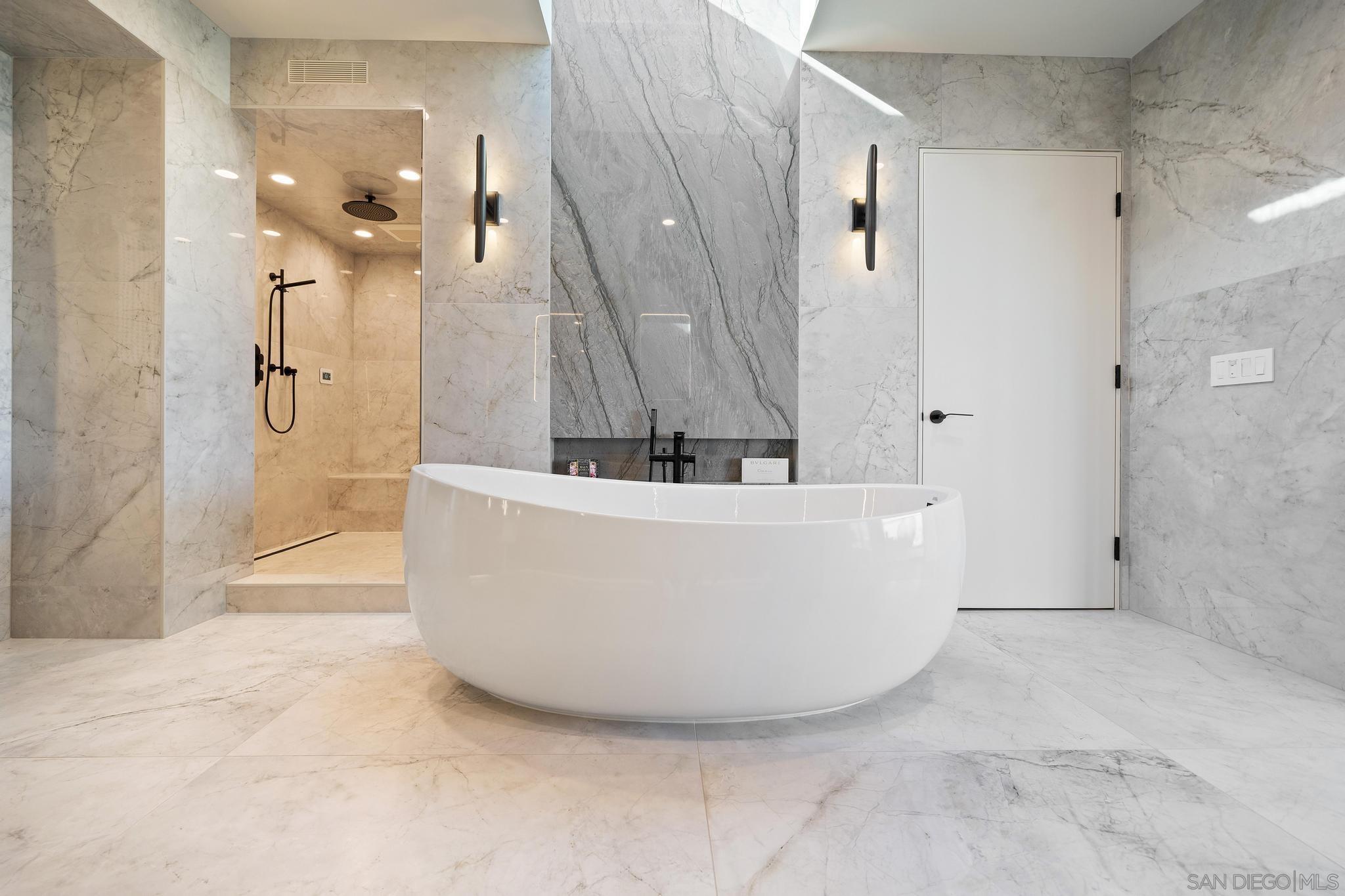 Detail Gallery Image 26 of 47 For 2035  Evergreen, San Diego,  CA 92106 - 4 Beds | 3/1 Baths