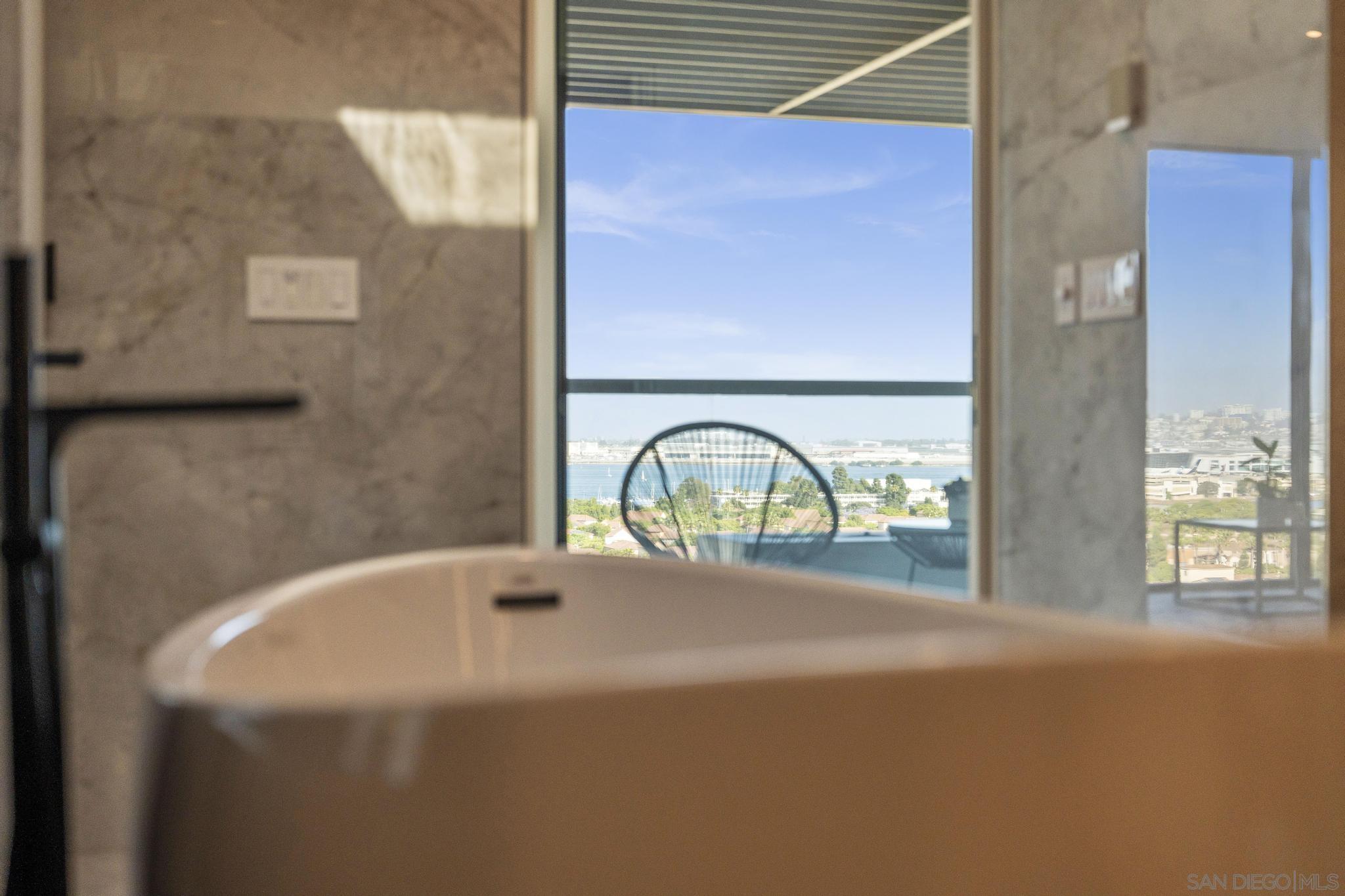 Detail Gallery Image 27 of 47 For 2035  Evergreen, San Diego,  CA 92106 - 4 Beds | 3/1 Baths