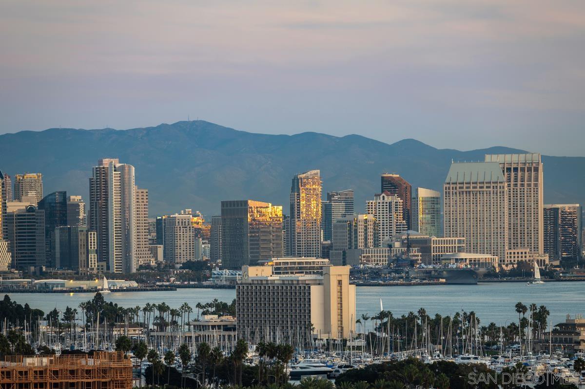 Detail Gallery Image 4 of 47 For 2035  Evergreen, San Diego,  CA 92106 - 4 Beds | 3/1 Baths