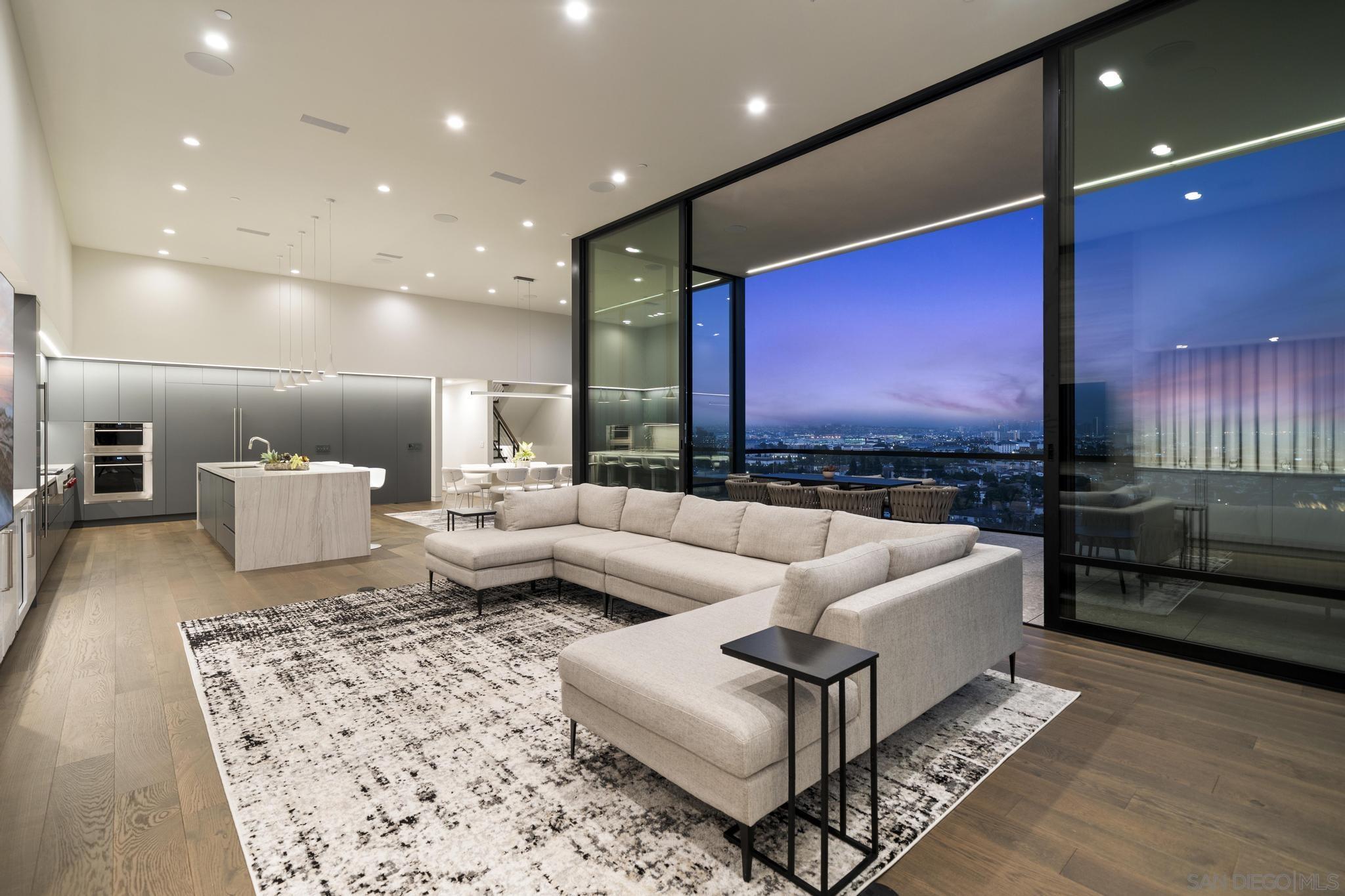 Detail Gallery Image 6 of 47 For 2035  Evergreen, San Diego,  CA 92106 - 4 Beds | 3/1 Baths