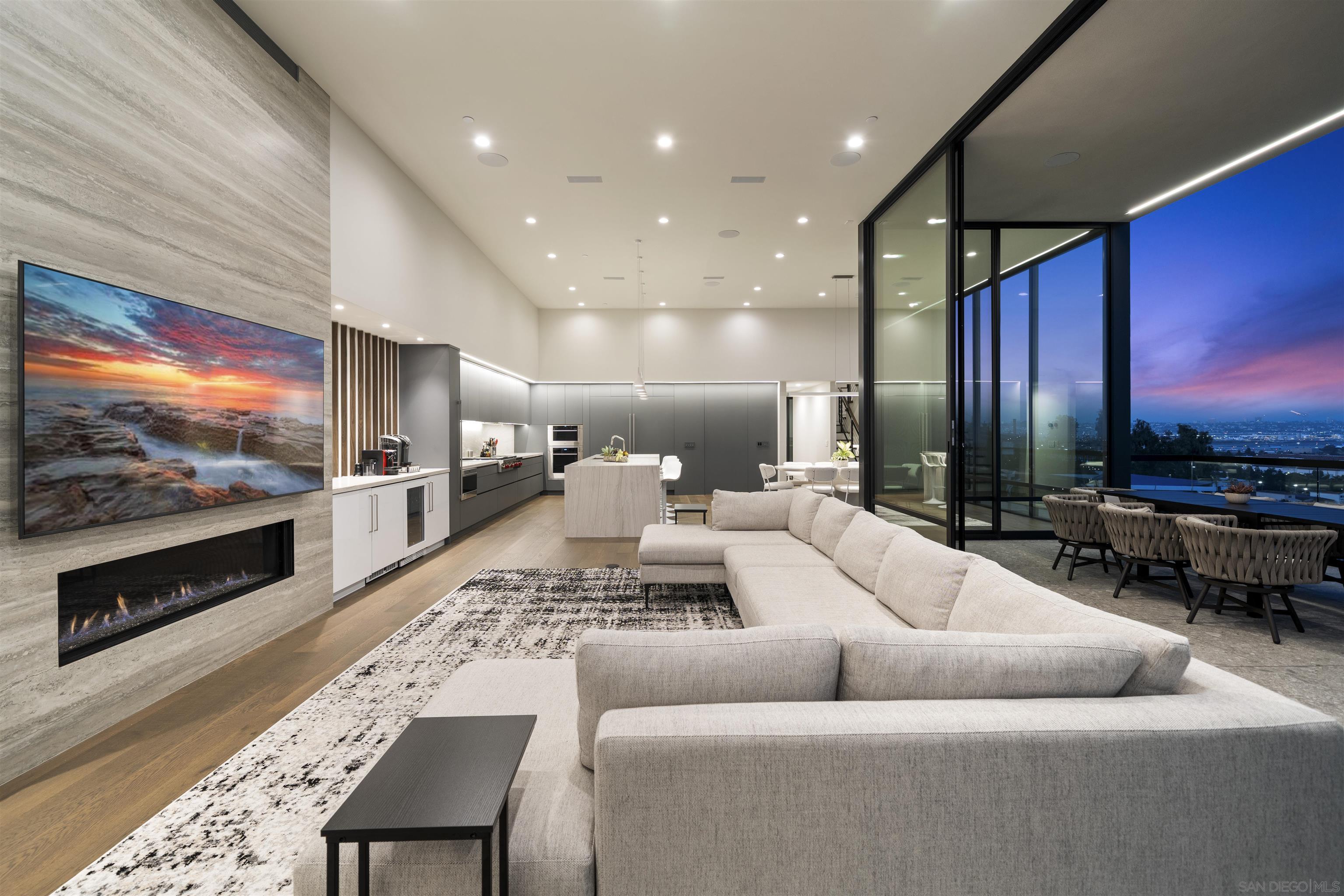 Detail Gallery Image 7 of 47 For 2035  Evergreen, San Diego,  CA 92106 - 4 Beds | 3/1 Baths