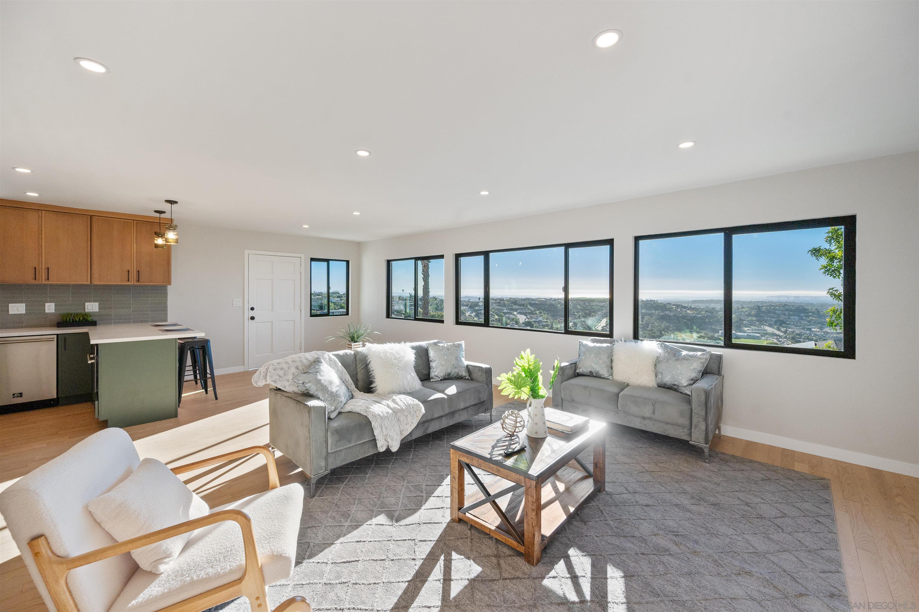 Detail Gallery Image 6 of 24 For 4303  Sheldon Dr, La Mesa,  CA 91941 - 3 Beds | 2 Baths