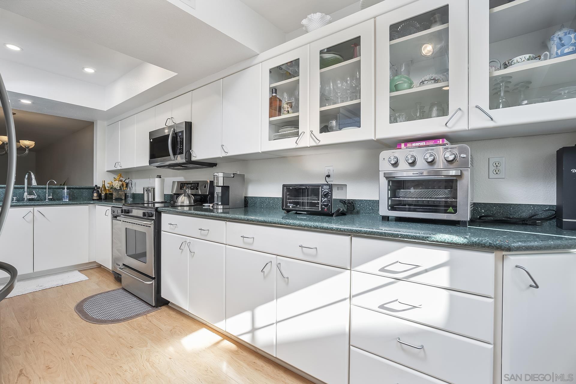 Detail Gallery Image 11 of 38 For 3436  Mission Mesa Way, San Diego,  CA 92120 - 2 Beds | 2/1 Baths