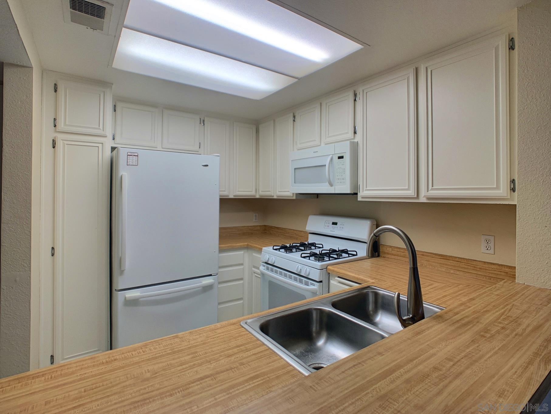 Detail Gallery Image 11 of 40 For 2962  Alanwood Ct., Spring Valley,  CA 91978 - 1 Beds | 1 Baths