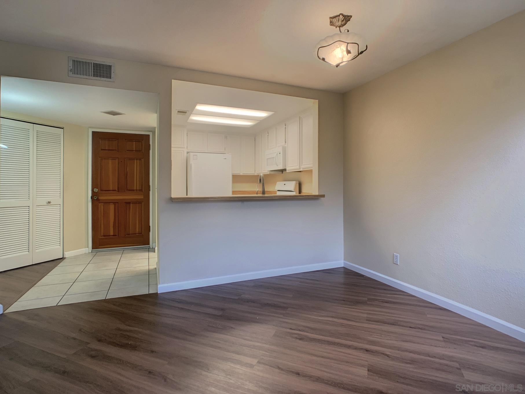 Detail Gallery Image 9 of 40 For 2962  Alanwood Ct., Spring Valley,  CA 91978 - 1 Beds | 1 Baths