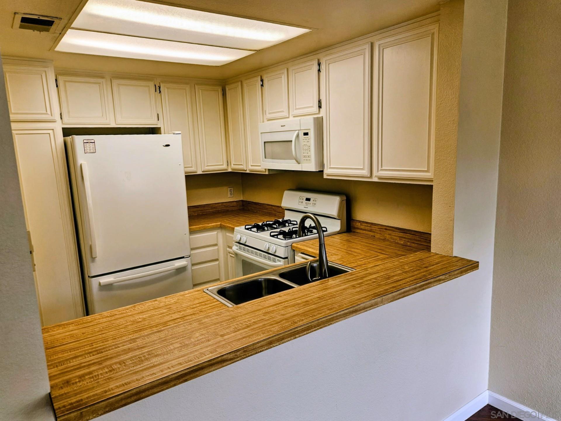 Detail Gallery Image 10 of 40 For 2962  Alanwood Ct., Spring Valley,  CA 91978 - 1 Beds | 1 Baths