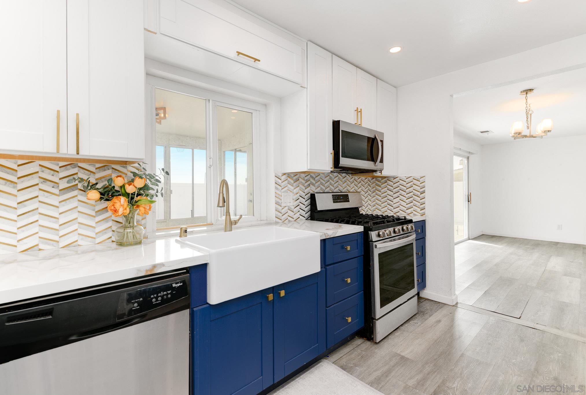 Front Image Thumbnail for SD260003542