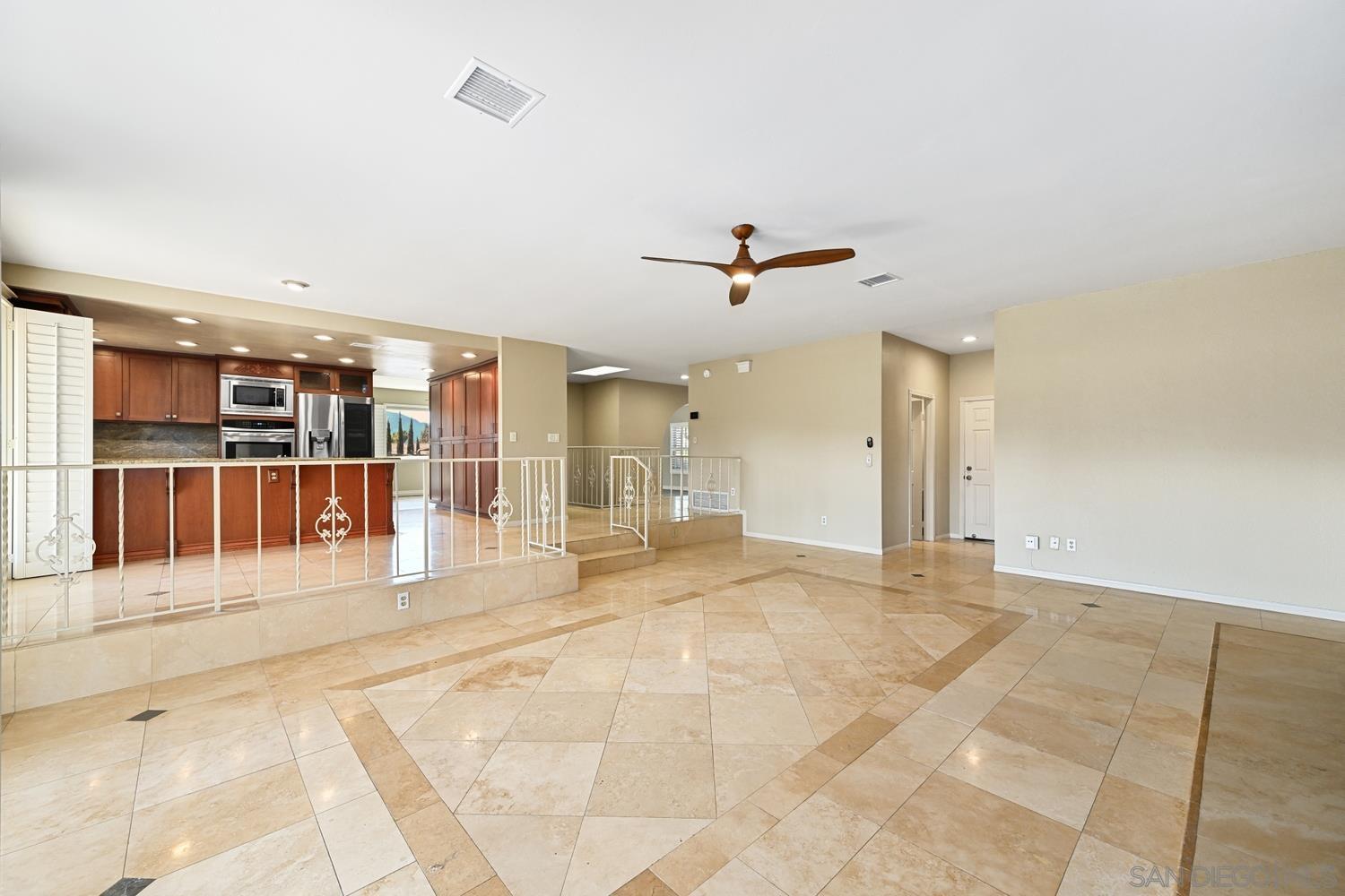 Detail Gallery Image 7 of 53 For 9219  Inverness Rd., Santee,  CA 92071 - 3 Beds | 3 Baths