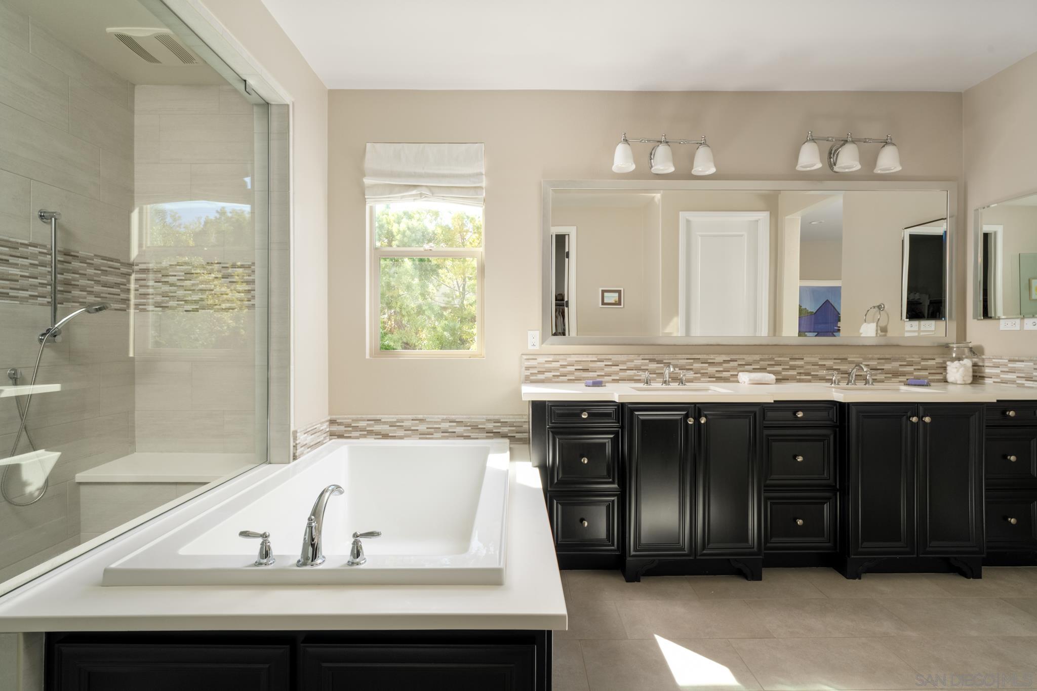 Detail Gallery Image 15 of 53 For 7964  Auberge Circle, San Diego,  CA 92127 - 3 Beds | 3 Baths