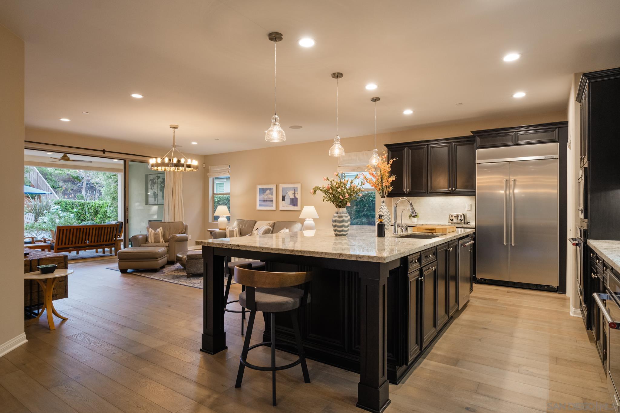 Detail Gallery Image 4 of 53 For 7964  Auberge Circle, San Diego,  CA 92127 - 3 Beds | 3 Baths