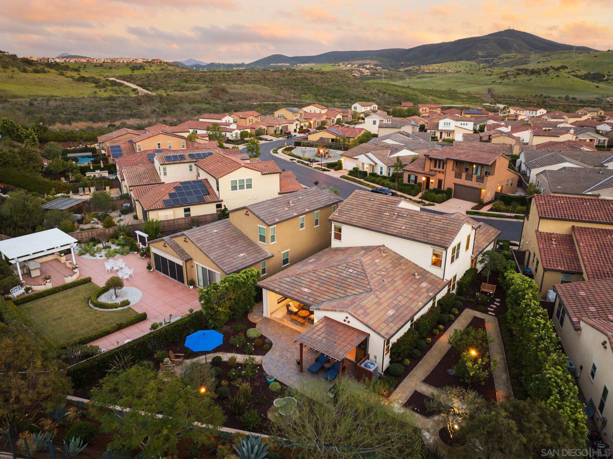 Detail Gallery Image 38 of 53 For 7964  Auberge Circle, San Diego,  CA 92127 - 3 Beds | 3 Baths