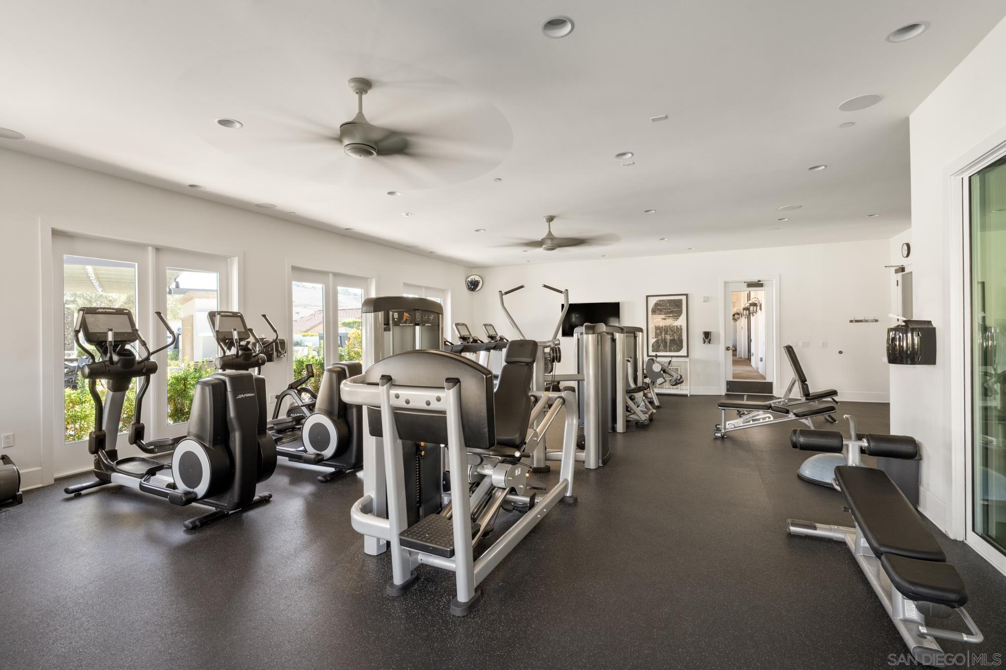 Detail Gallery Image 45 of 53 For 7964  Auberge Circle, San Diego,  CA 92127 - 3 Beds | 3 Baths