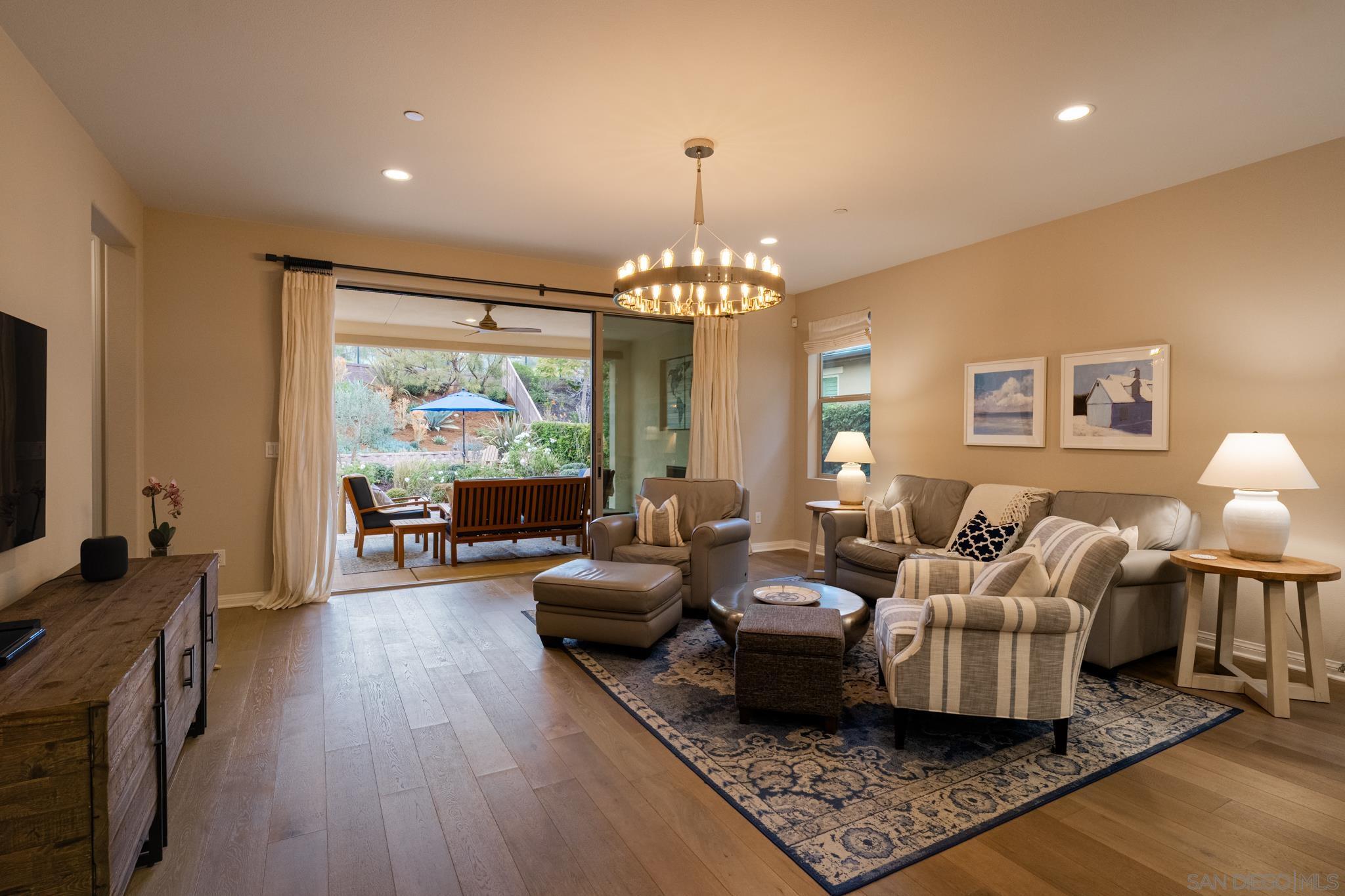 Detail Gallery Image 7 of 53 For 7964  Auberge Circle, San Diego,  CA 92127 - 3 Beds | 3 Baths