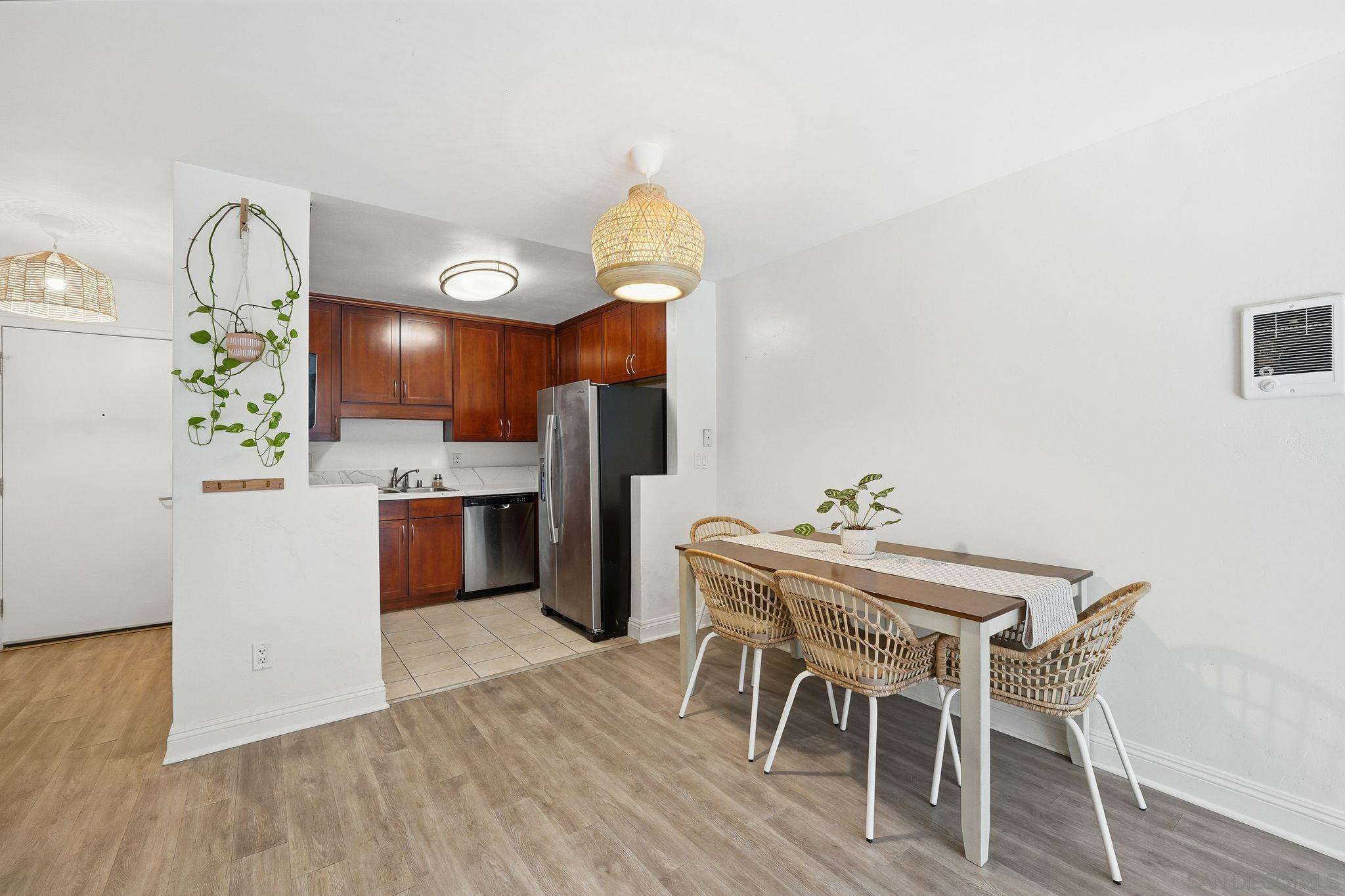 Detail Gallery Image 7 of 33 For 3815  3rd Ave  #14,  San Diego,  CA 92103 - 1 Beds | 1 Baths