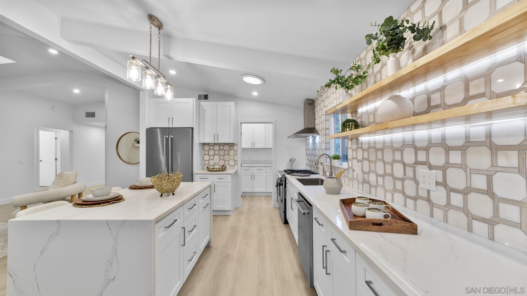 Detail Gallery Image 18 of 49 For 4909  Pacifica Dr, San Diego,  CA 92109 - 3 Beds | 2/1 Baths